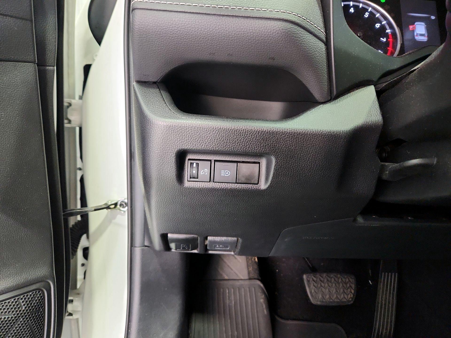 Thumbnail: 2021 Toyota RAV4 - 13