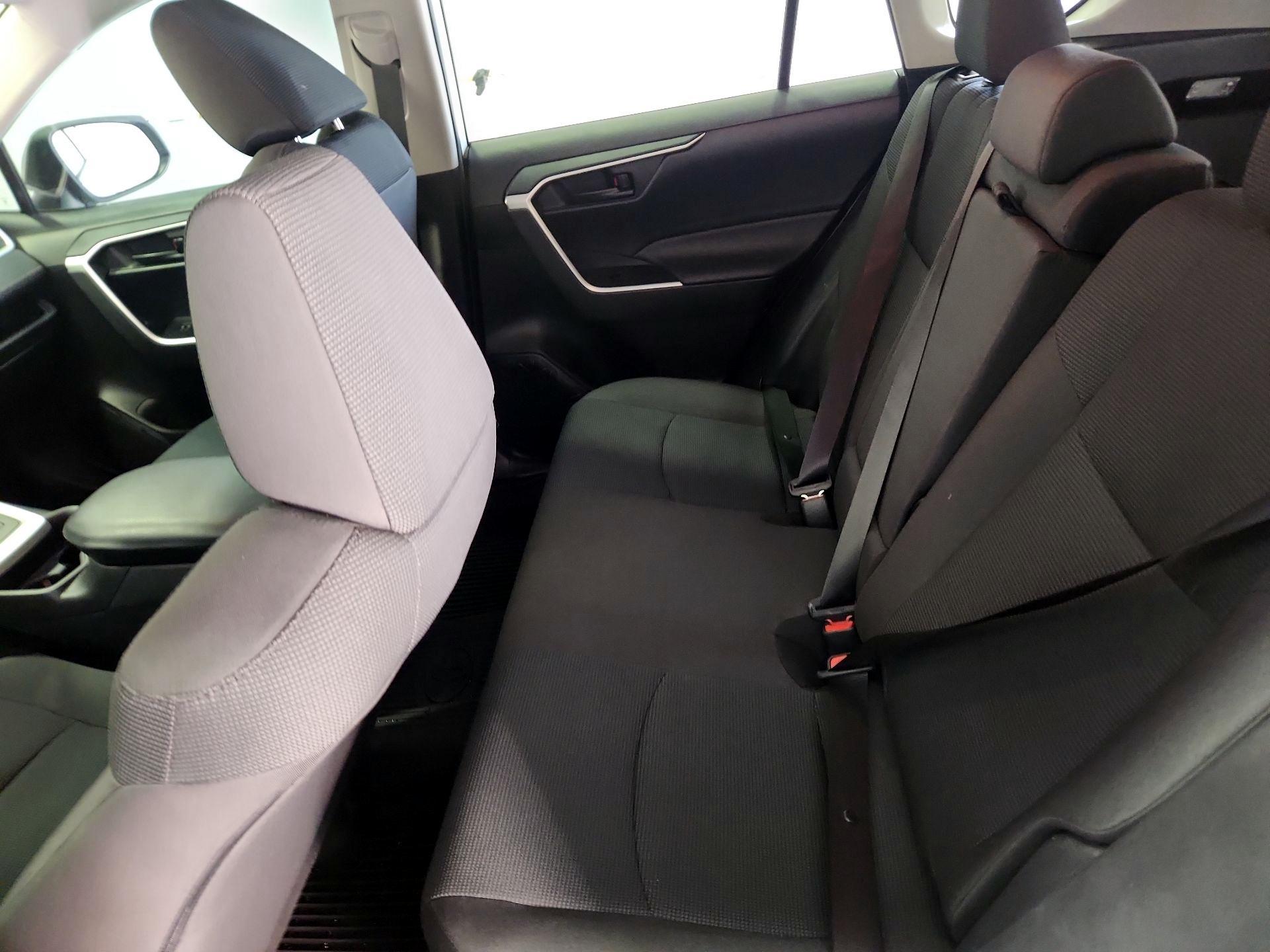 Thumbnail: 2021 Toyota RAV4 - 19