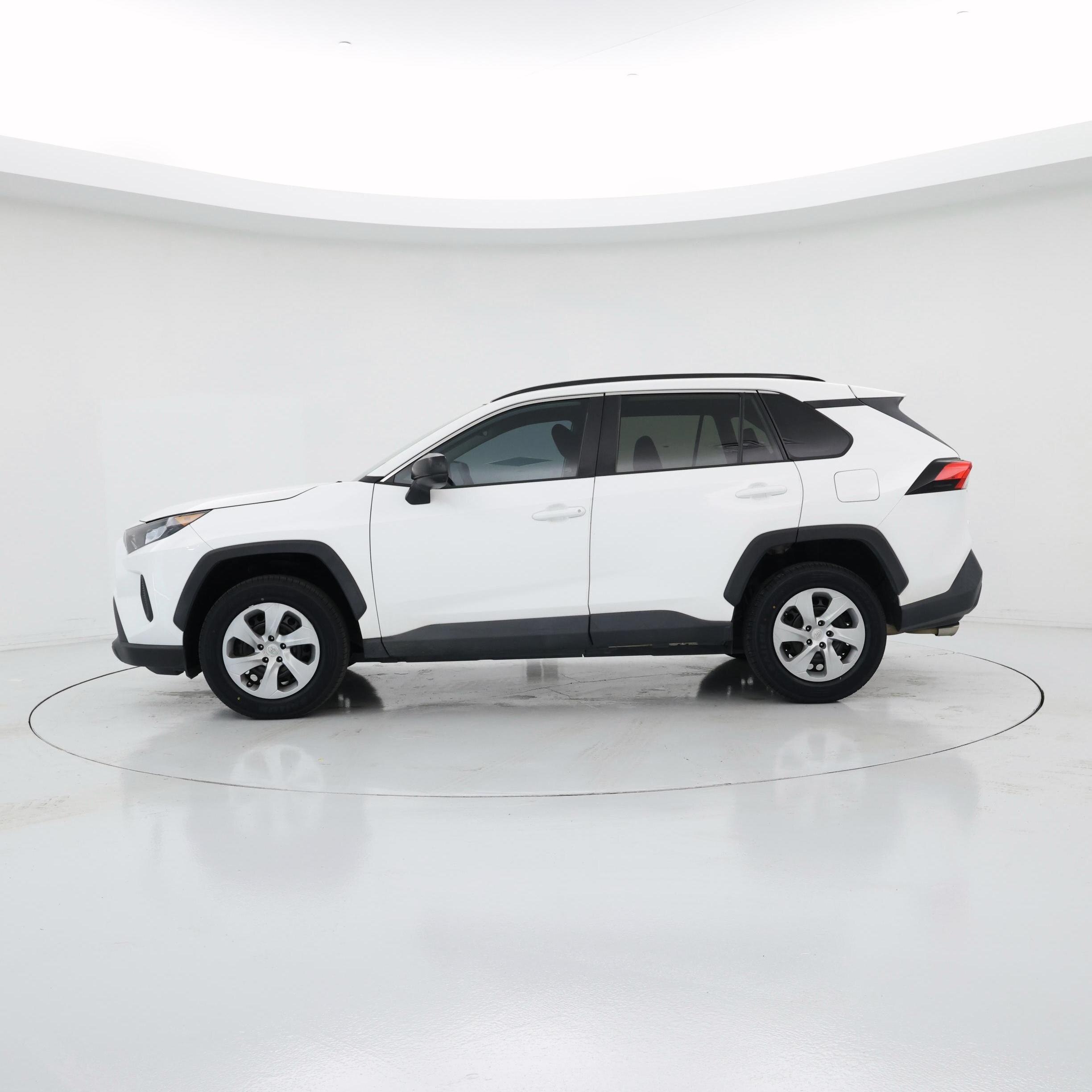 Thumbnail: 2021 Toyota RAV4 - 3