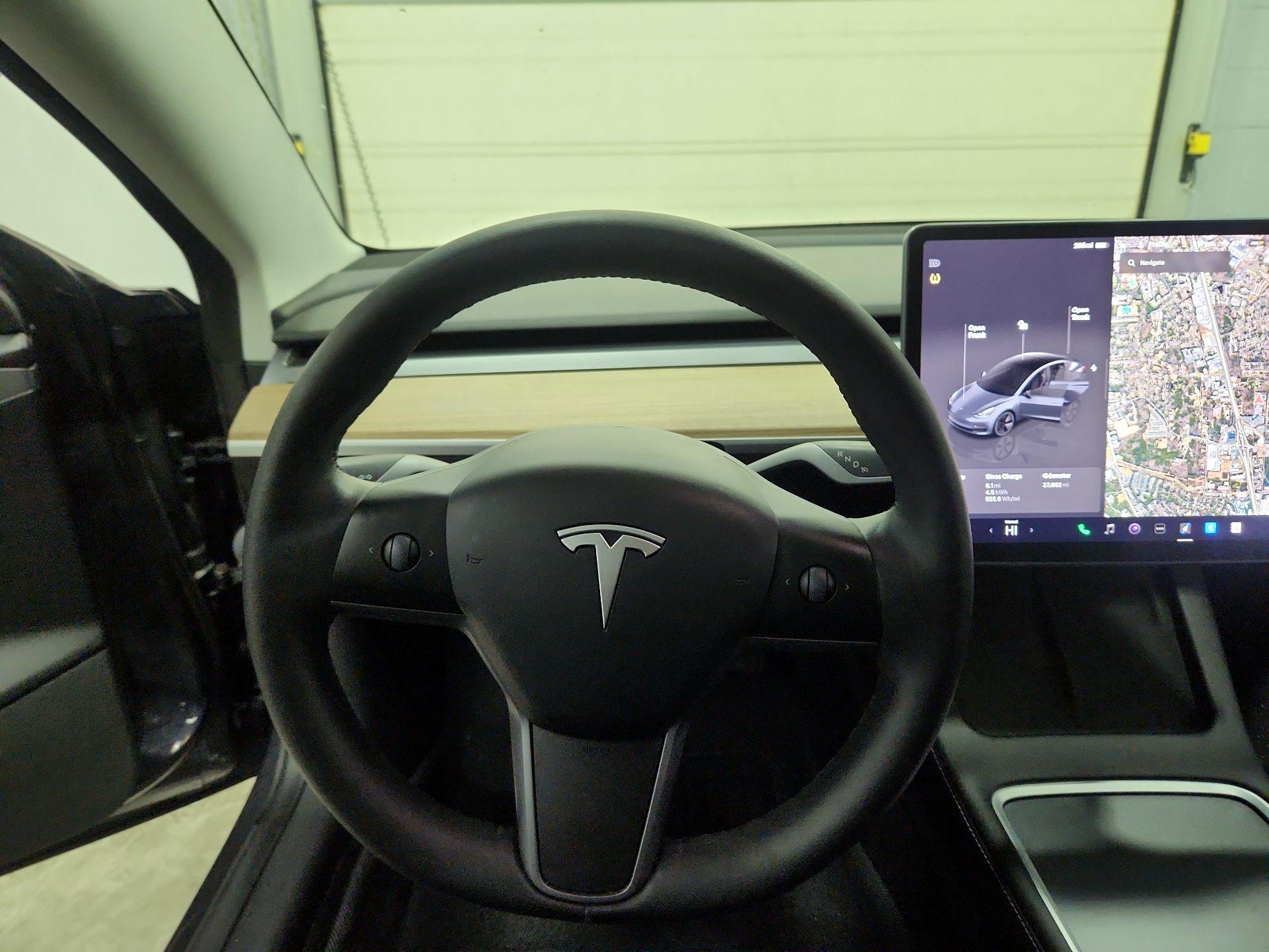 Thumbnail: 2023 Tesla Model 3 - 10