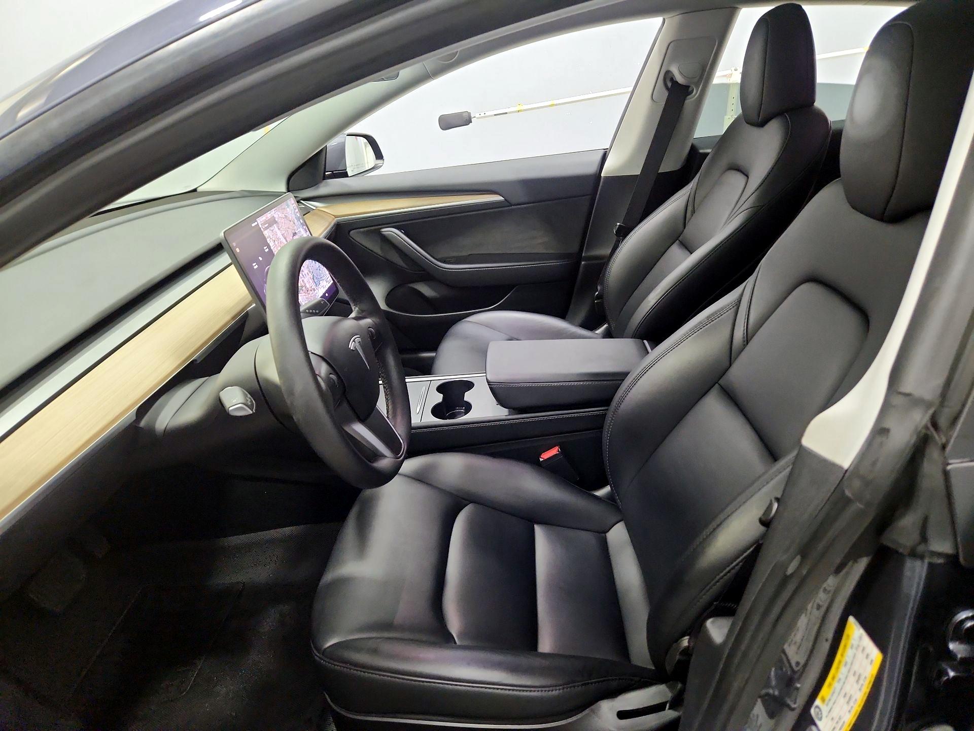 Thumbnail: 2023 Tesla Model 3 - 11