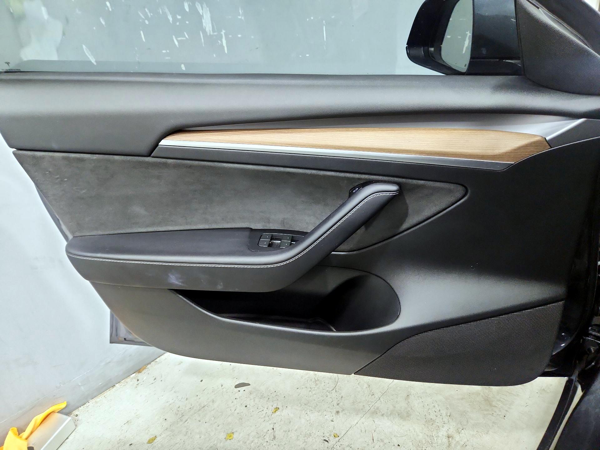 Thumbnail: 2023 Tesla Model 3 - 12