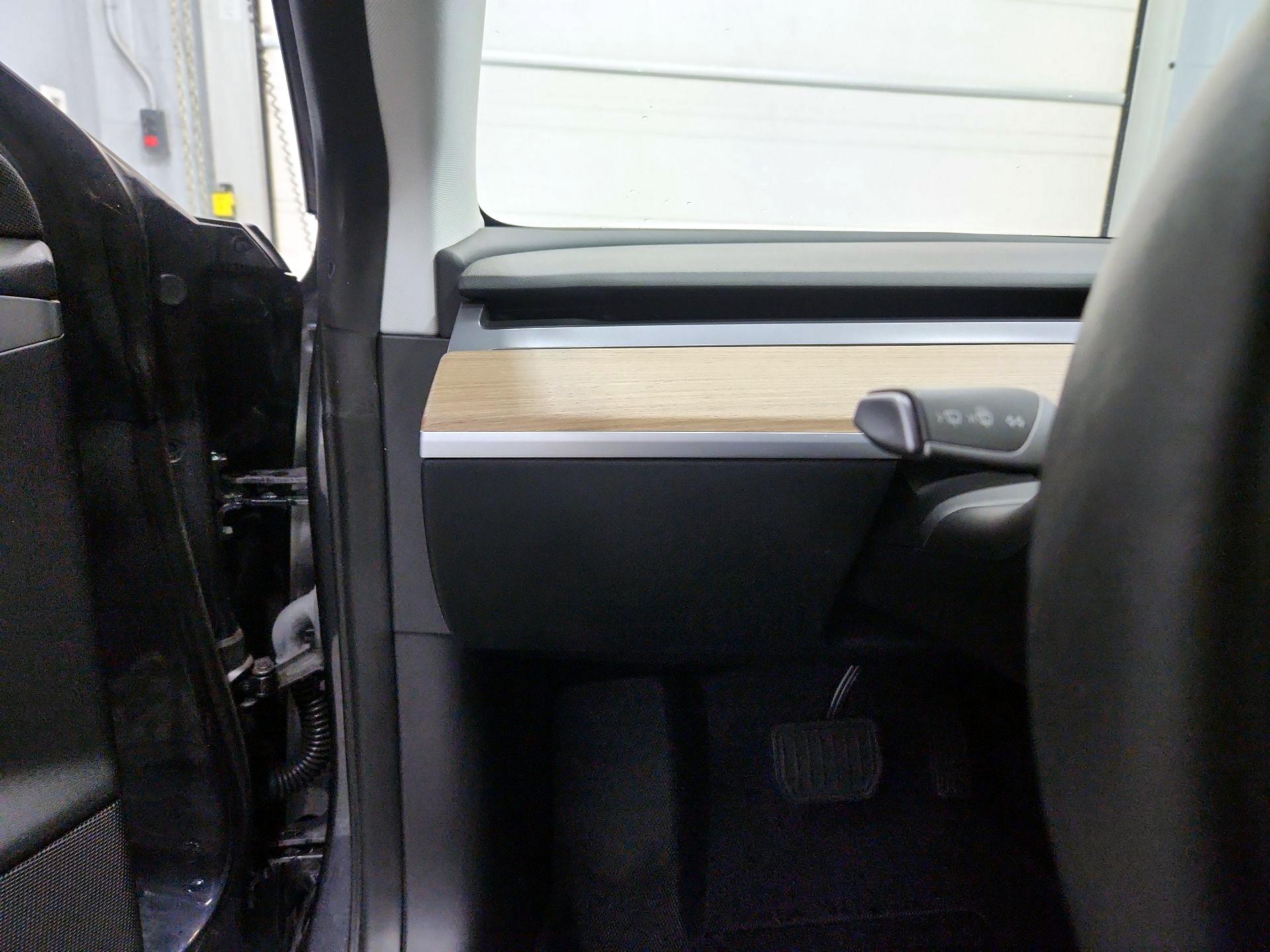 Thumbnail: 2023 Tesla Model 3 - 13