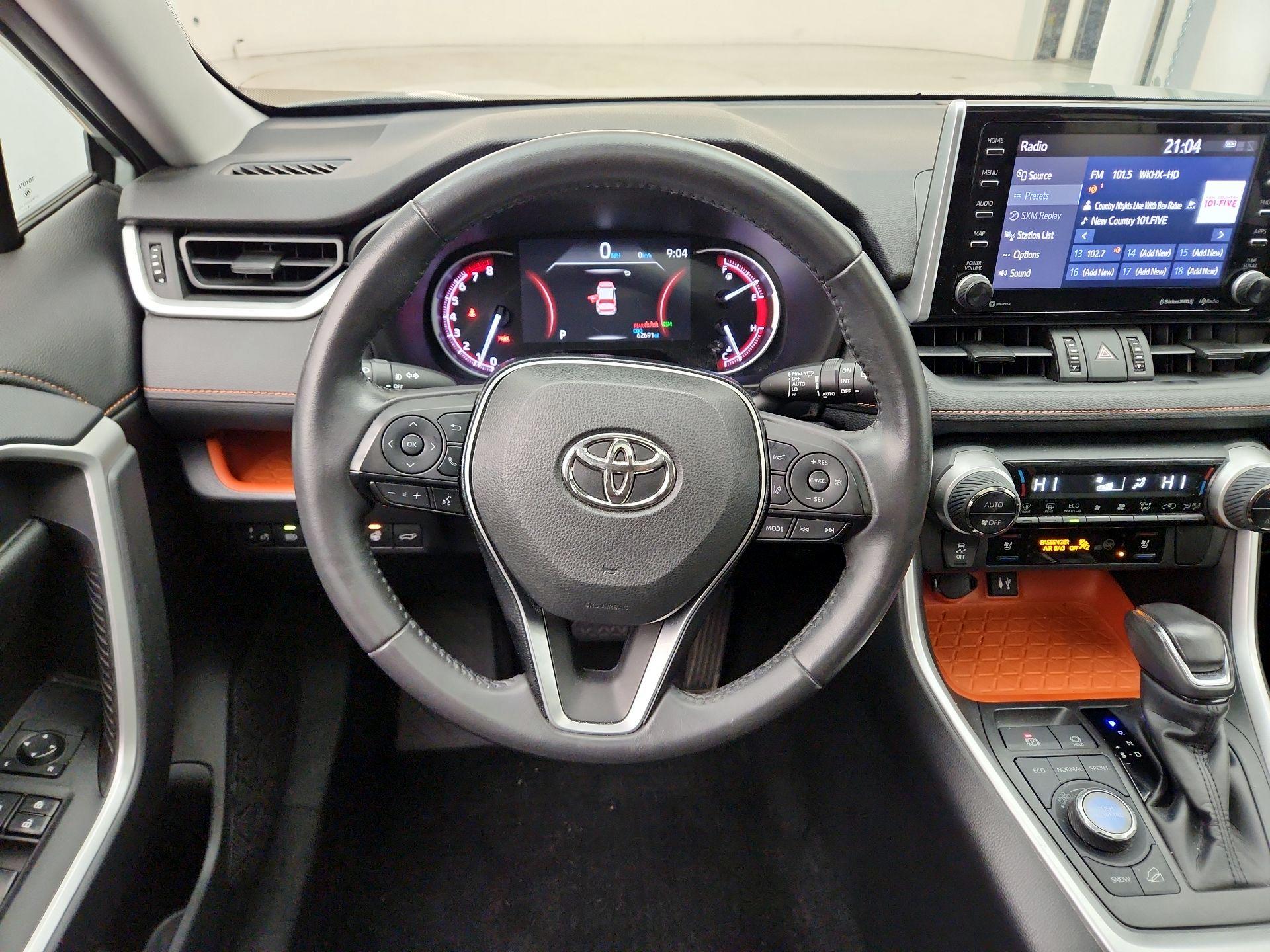 Thumbnail: 2019 Toyota RAV4 - 10