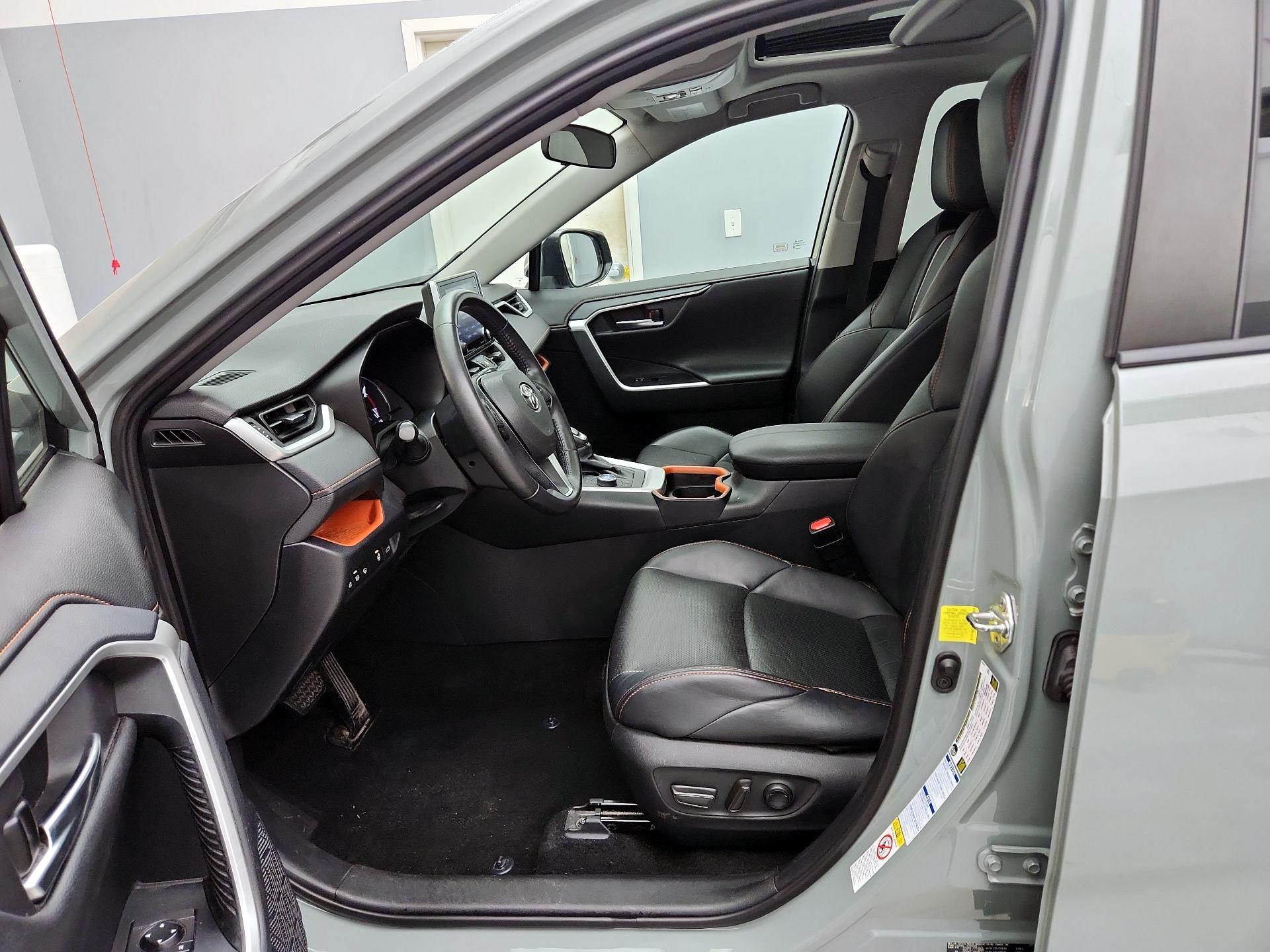 Thumbnail: 2019 Toyota RAV4 - 11