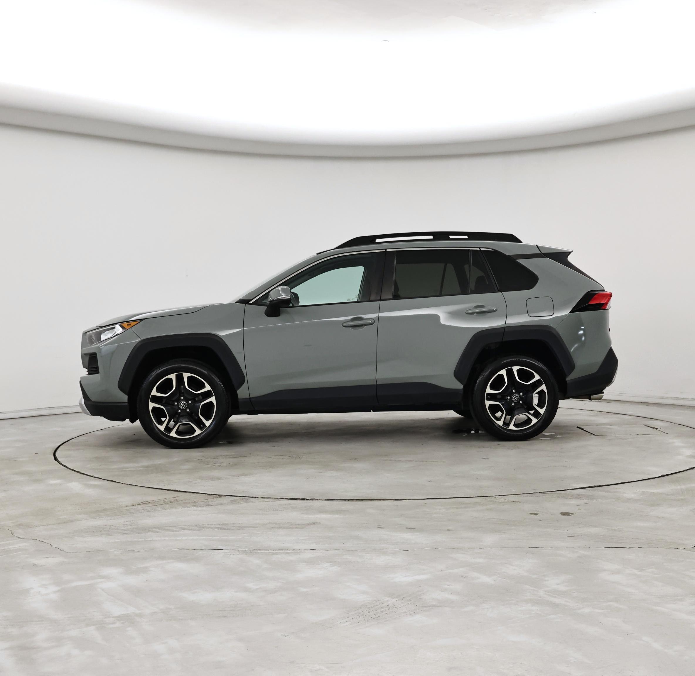 Thumbnail: 2019 Toyota RAV4 - 3