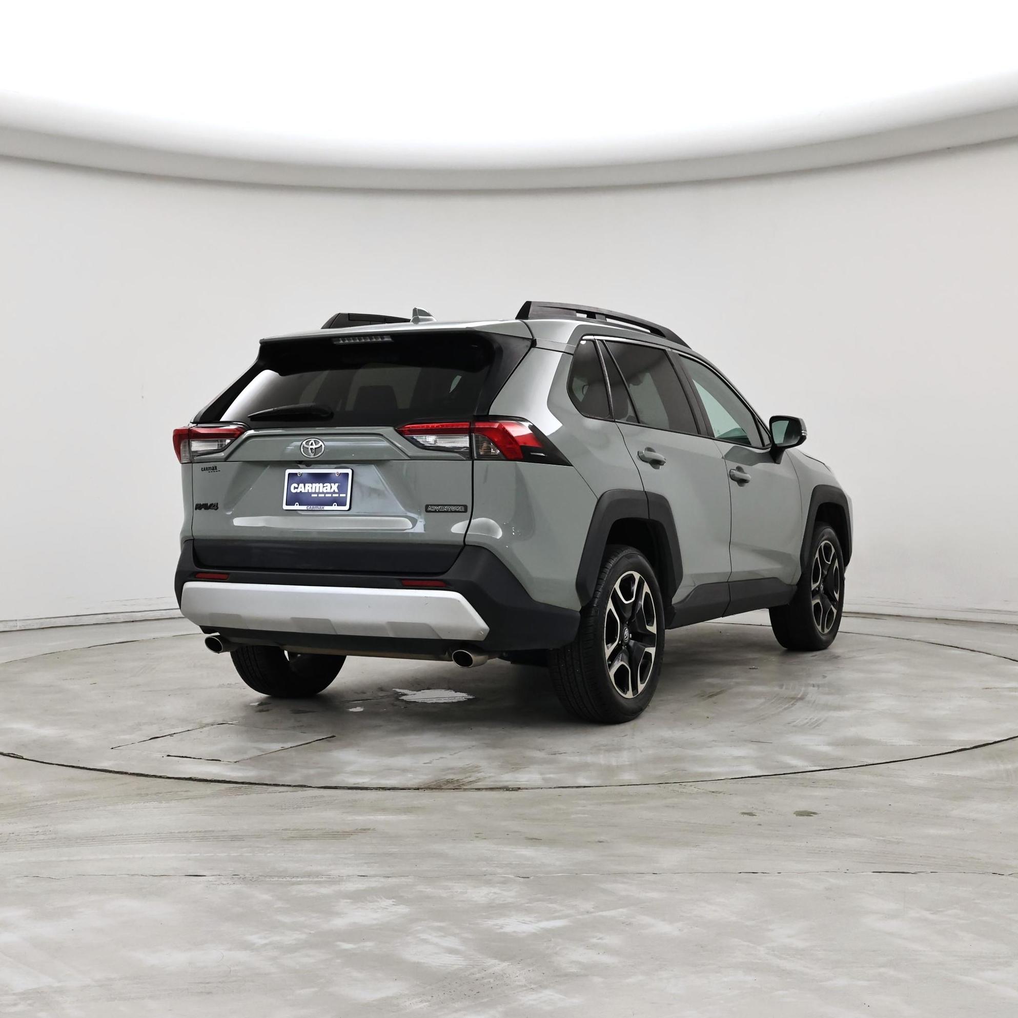Thumbnail: 2019 Toyota RAV4 - 8