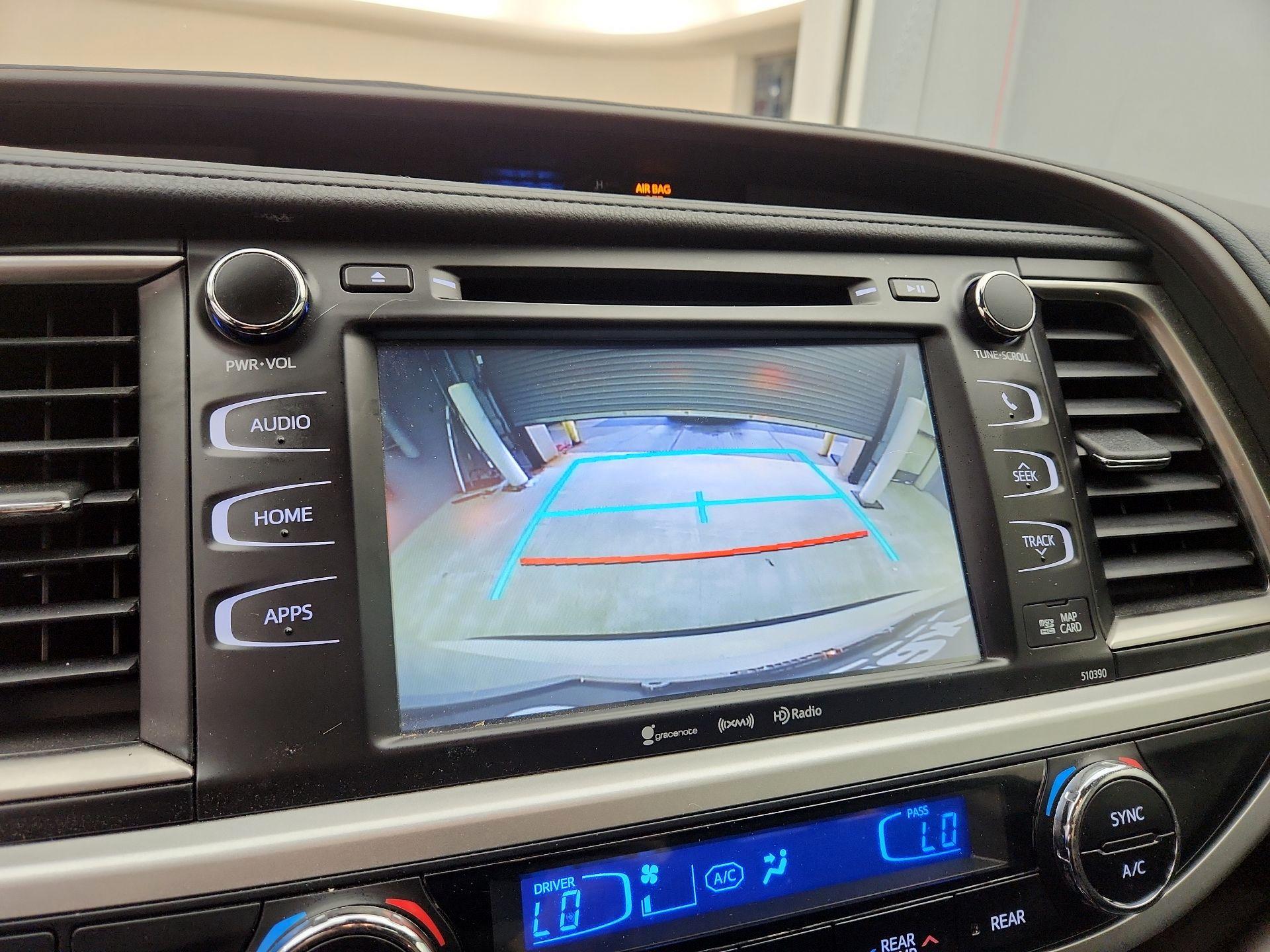 Thumbnail: 2019 Toyota Highlander - 15