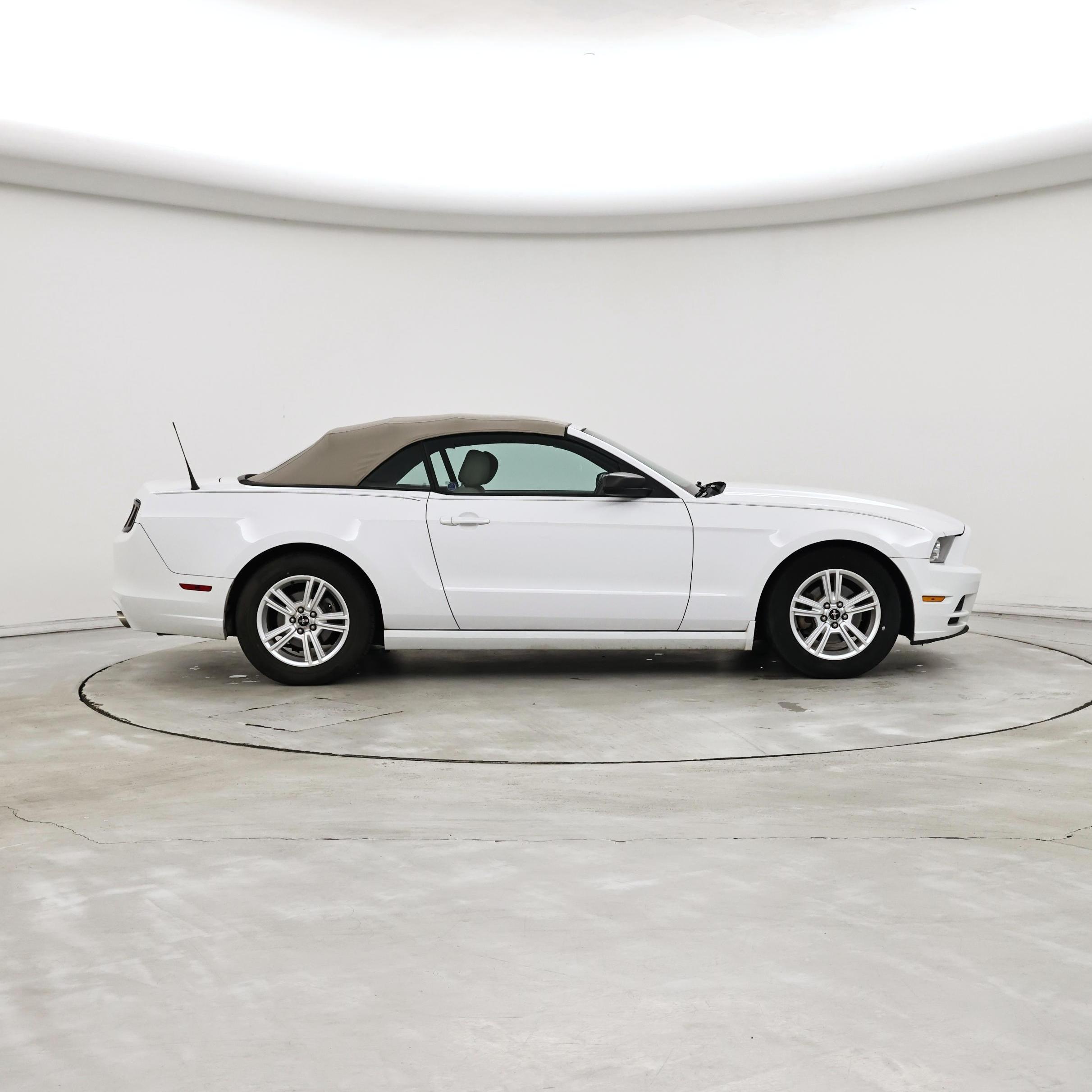 Thumbnail: 2014 Ford Mustang - 7