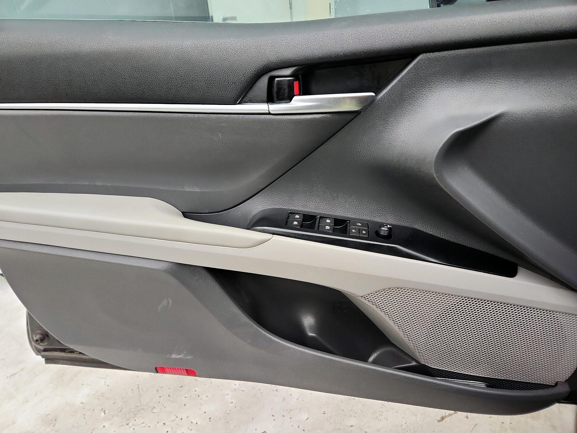 Thumbnail: 2020 Toyota Camry - 12