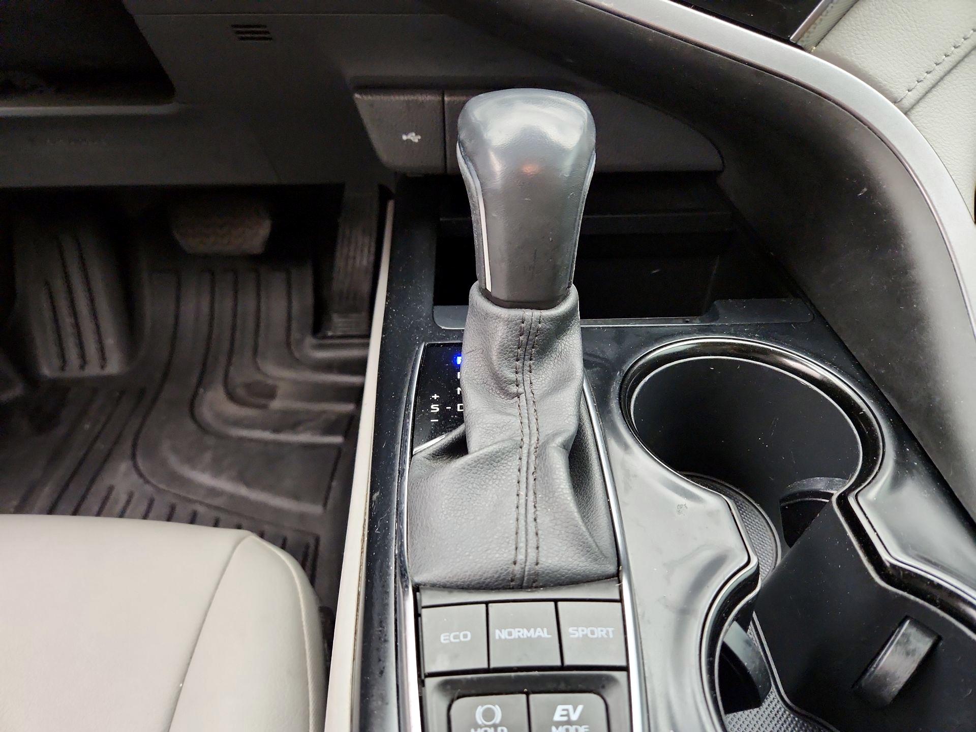 Thumbnail: 2020 Toyota Camry - 17