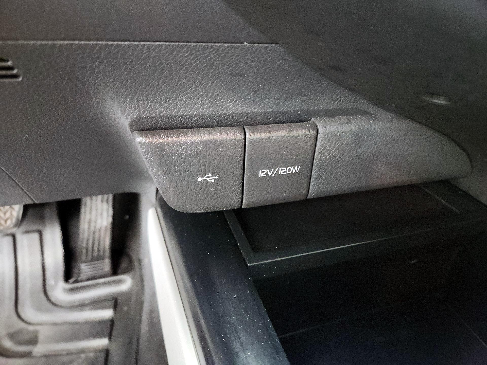 Thumbnail: 2020 Toyota Camry - 18