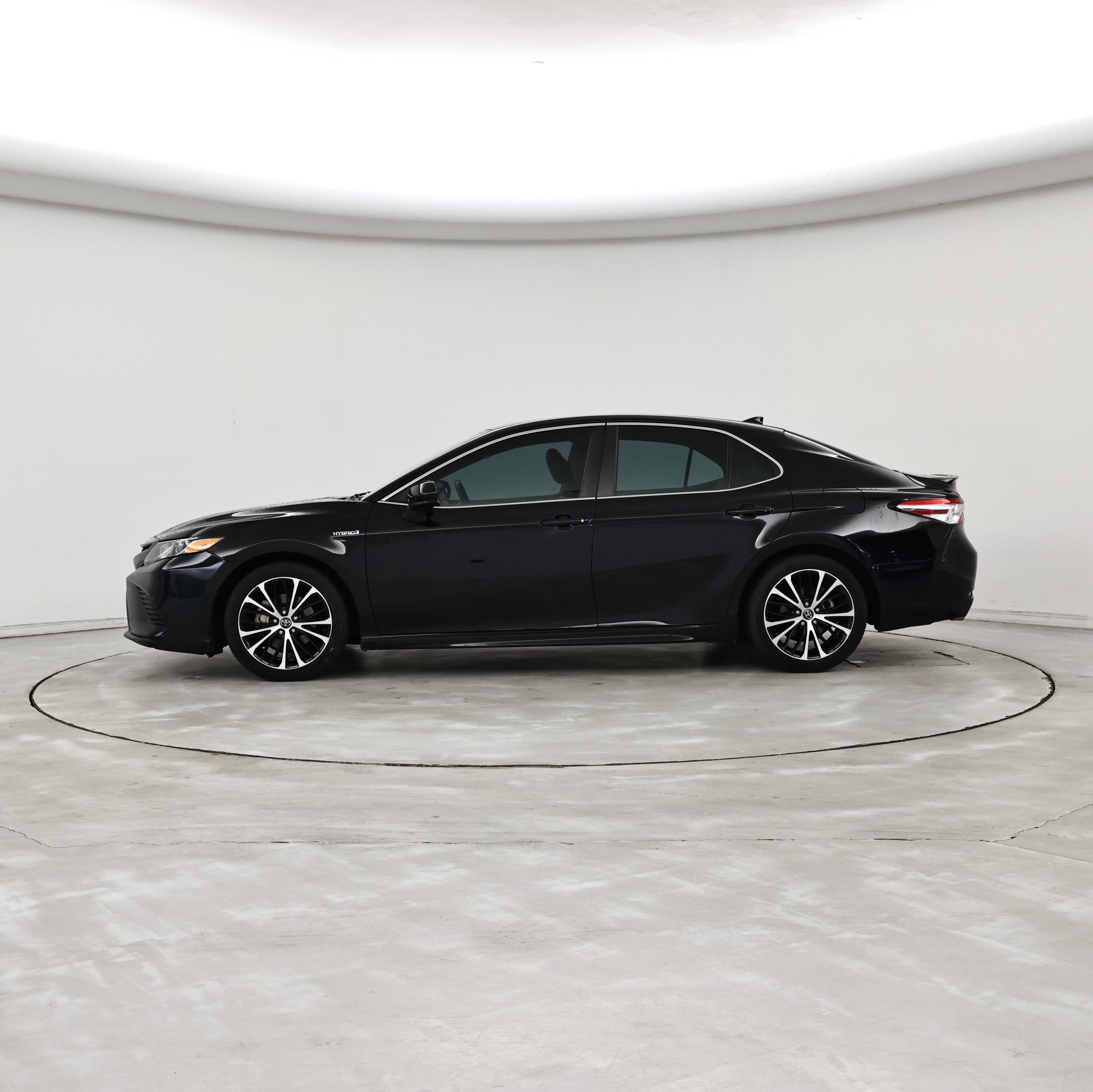 Thumbnail: 2020 Toyota Camry - 3