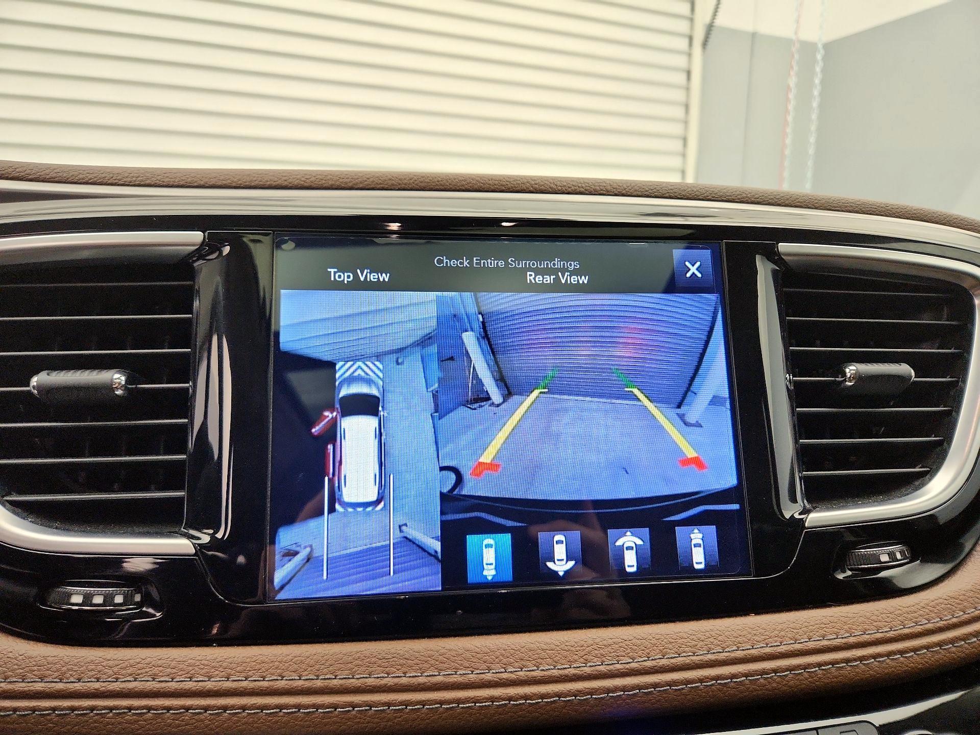 Thumbnail: 2017 Chrysler Pacifica - 15