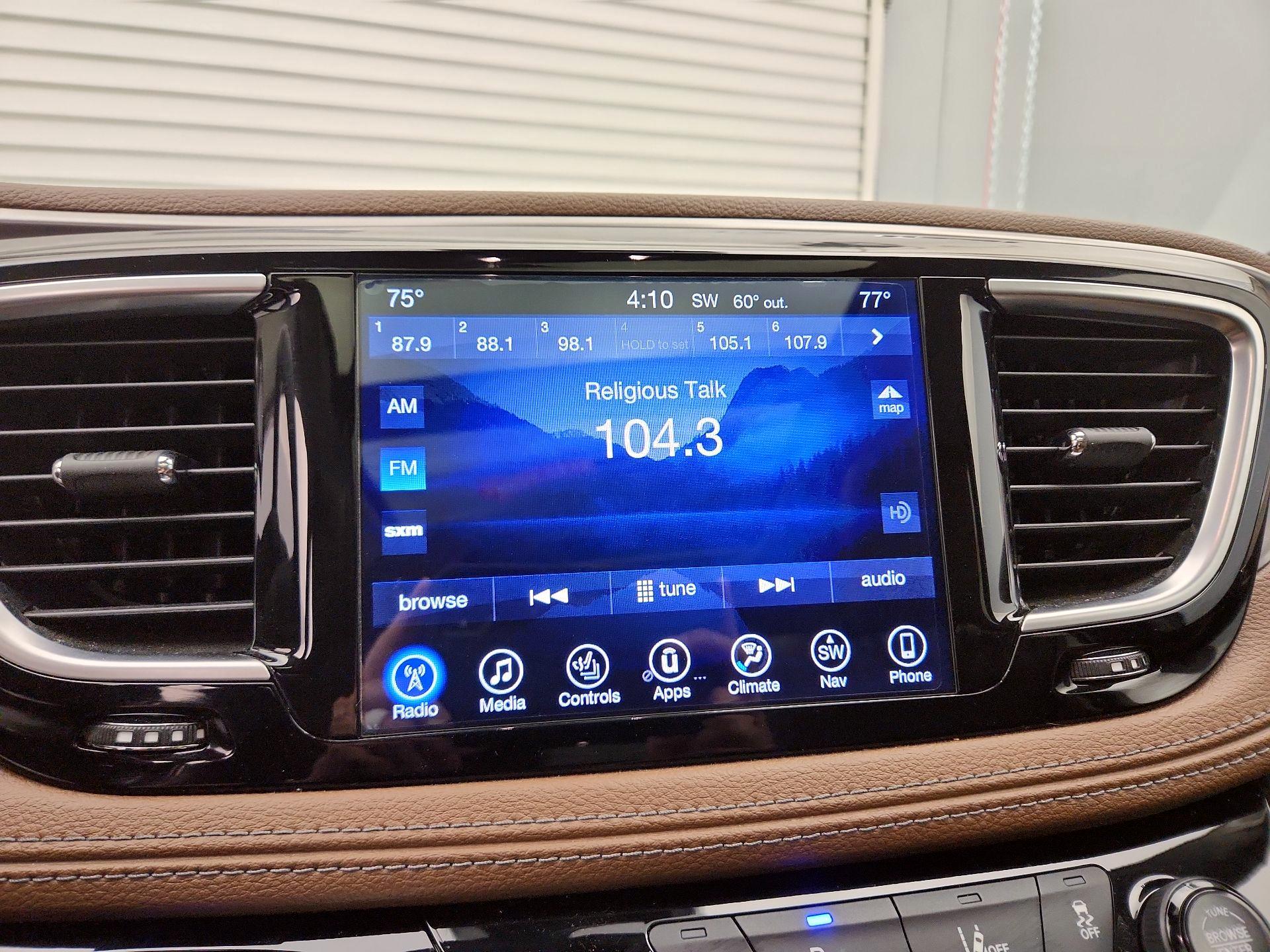 Thumbnail: 2017 Chrysler Pacifica - 16