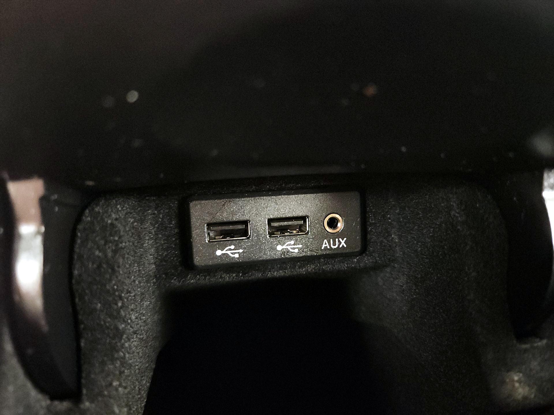 Thumbnail: 2016 Nissan Maxima - 19