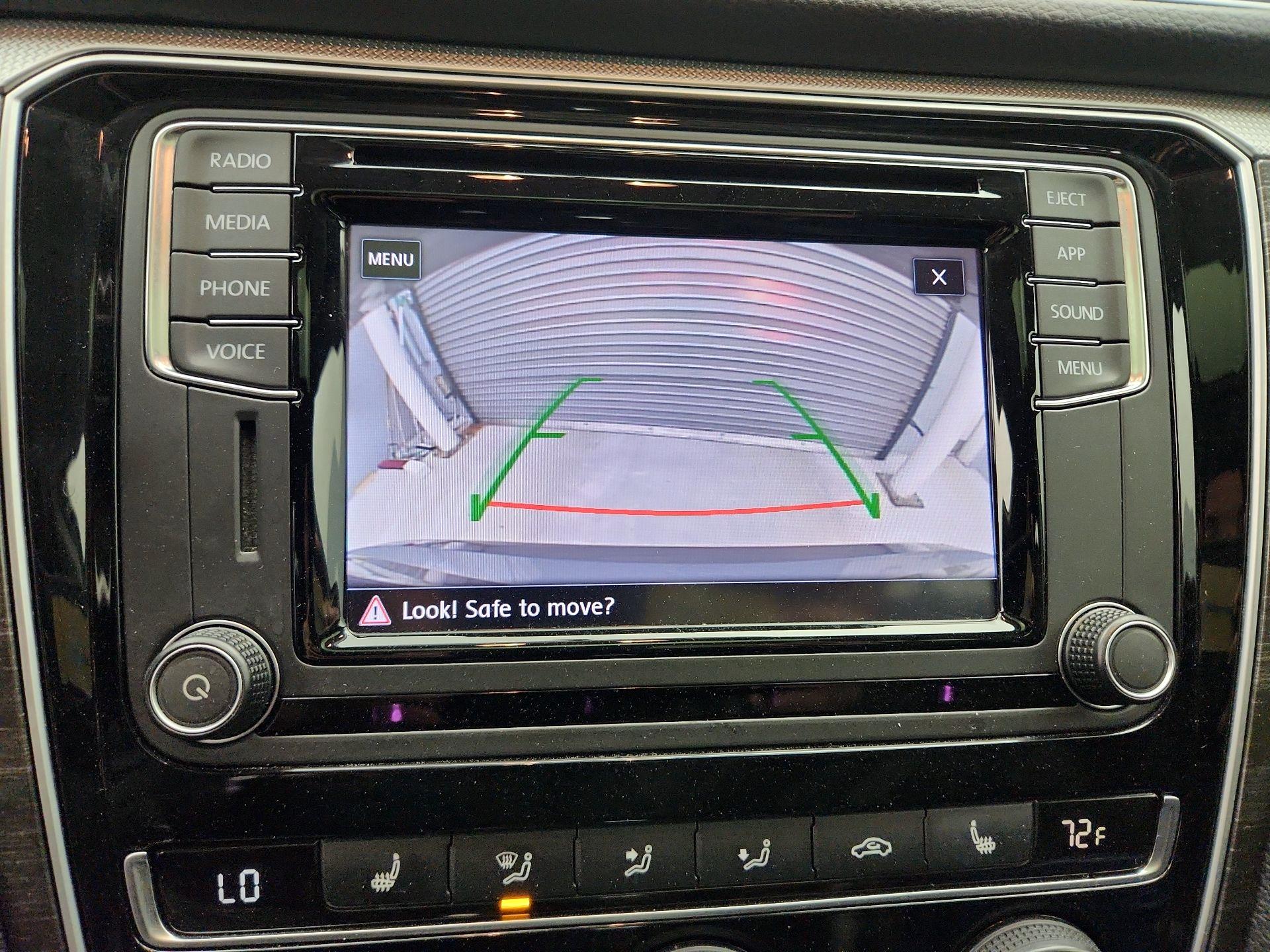 Thumbnail: 2018 Volkswagen Passat - 14