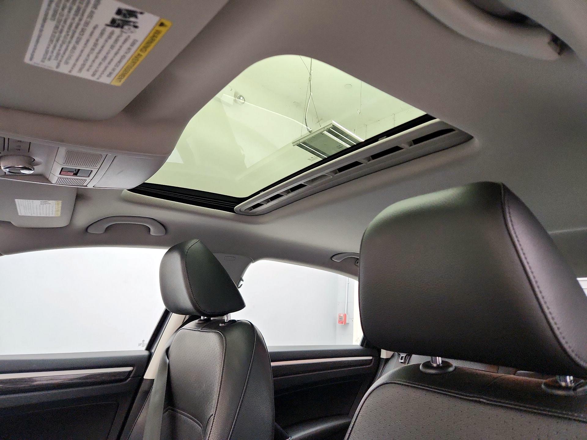 Thumbnail: 2018 Volkswagen Passat - 19