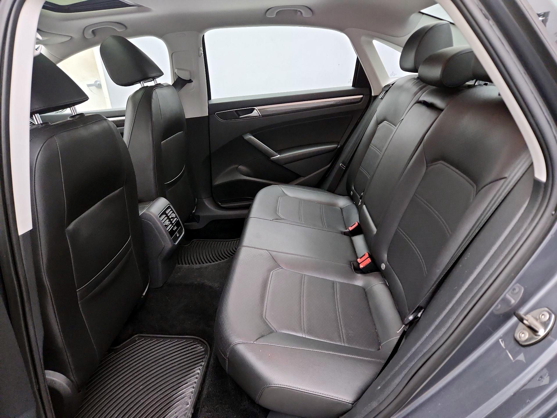 Thumbnail: 2018 Volkswagen Passat - 20