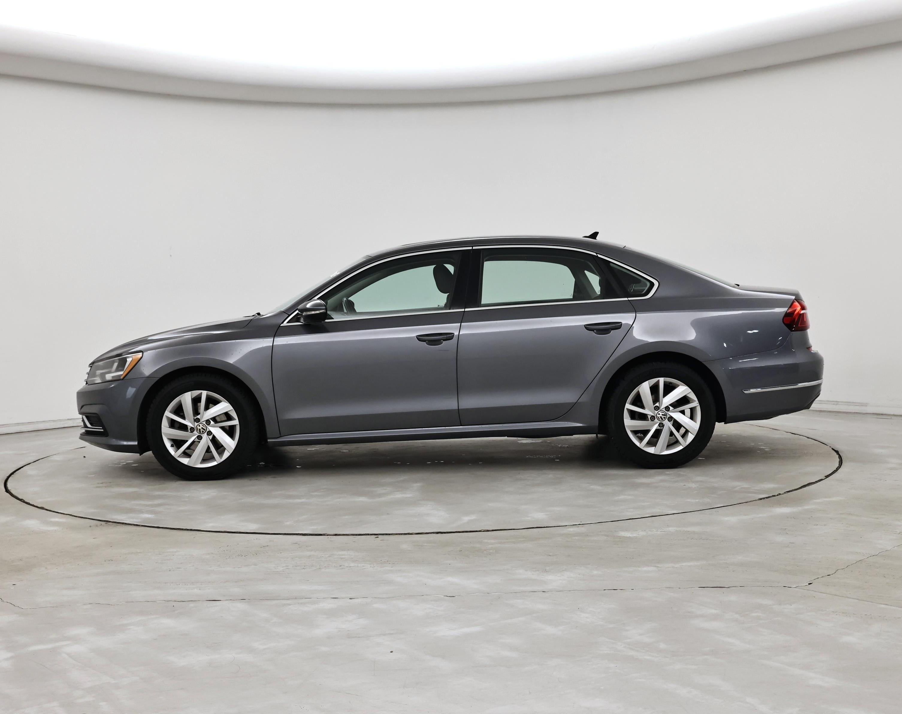 Thumbnail: 2018 Volkswagen Passat - 3