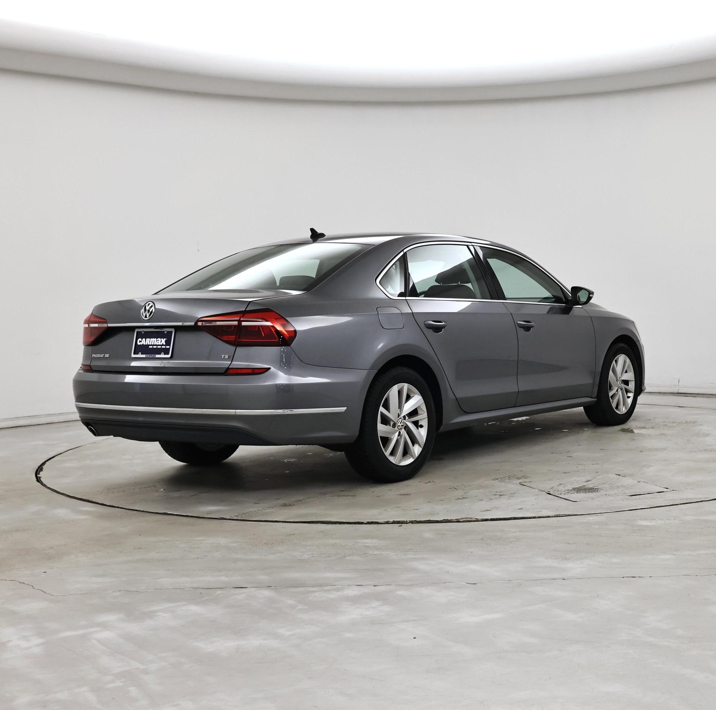 Thumbnail: 2018 Volkswagen Passat - 8