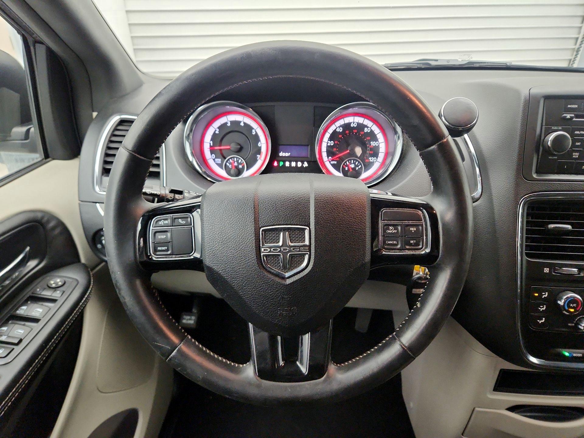 Thumbnail: 2017 Dodge Grand Caravan - 10