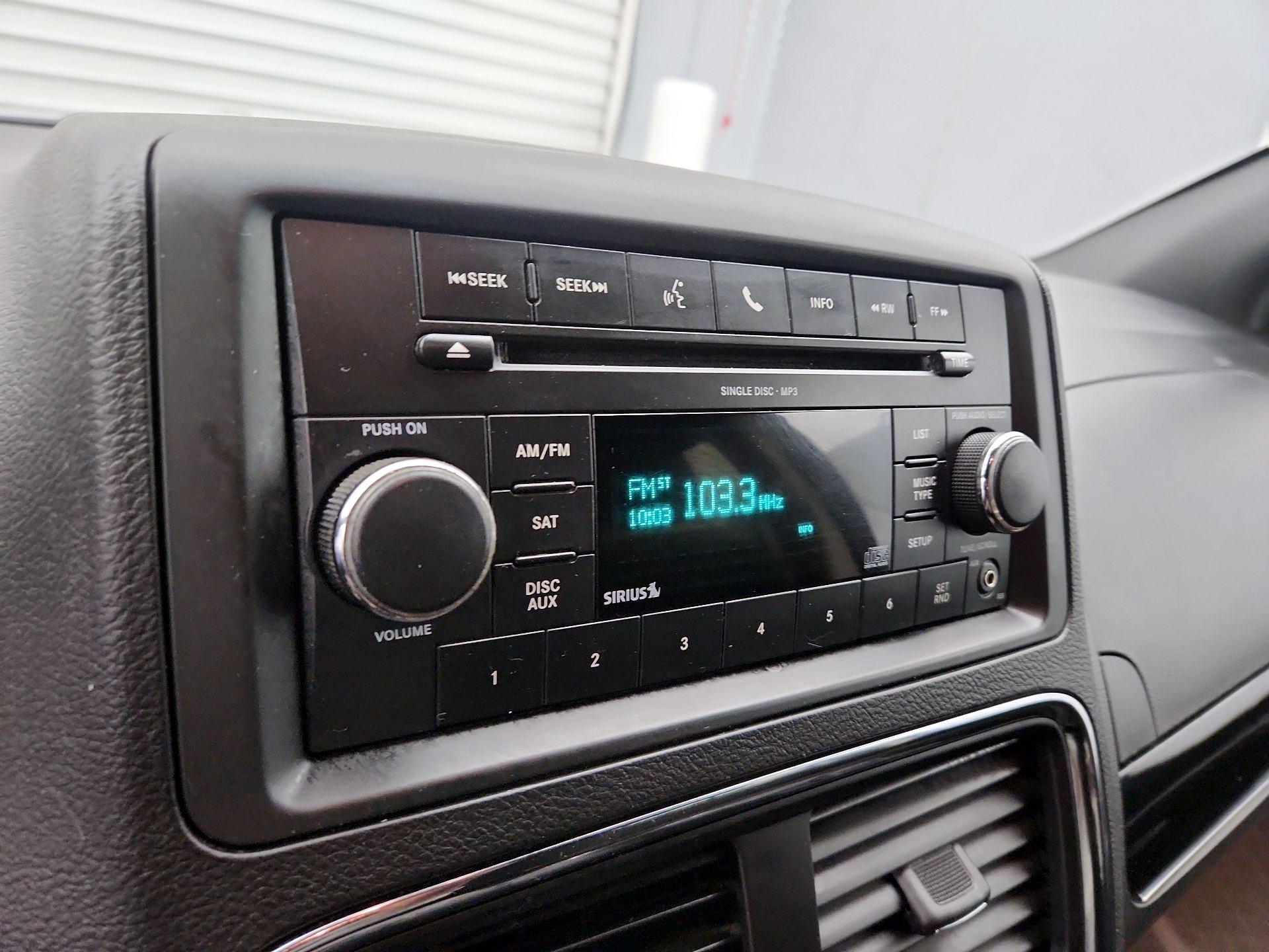 Thumbnail: 2017 Dodge Grand Caravan - 14