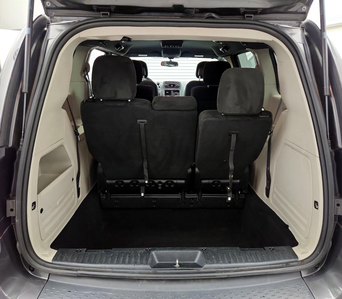 Trunk/Cargo (Seats Up)