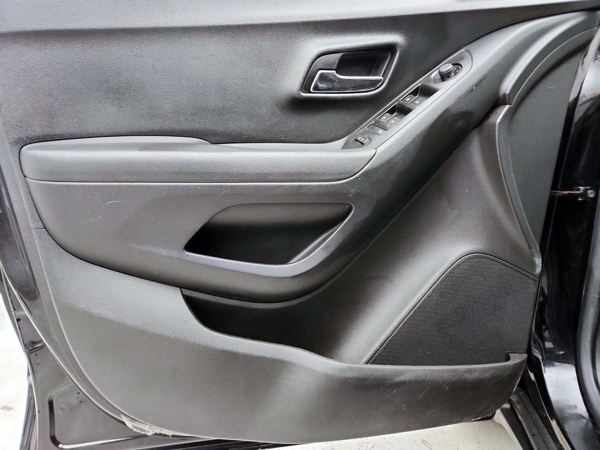 Thumbnail: 2019 Chevrolet Trax - 12