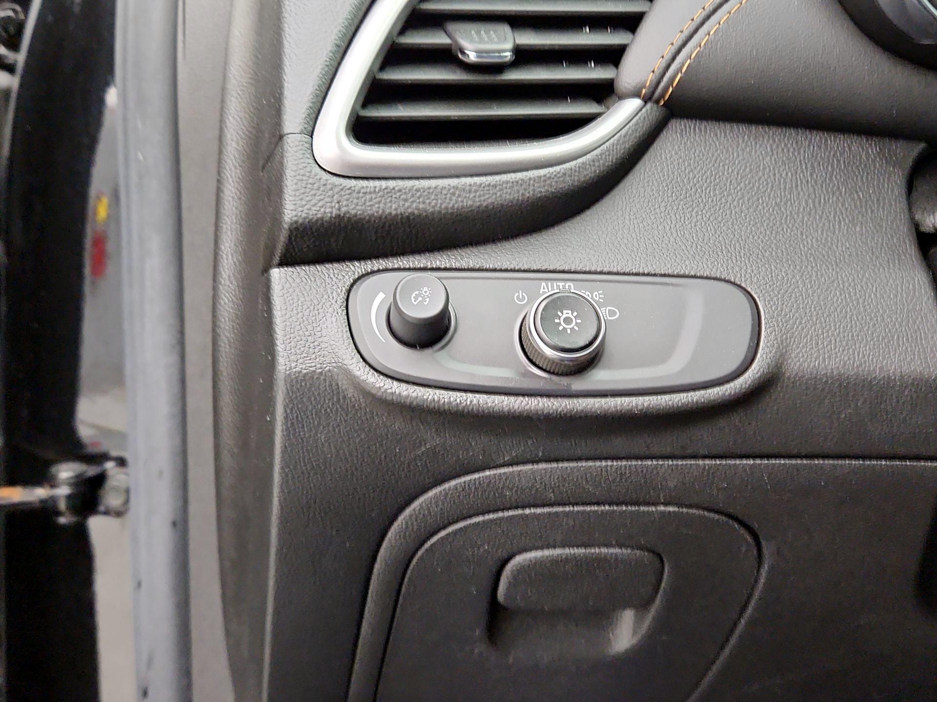 Thumbnail: 2019 Chevrolet Trax - 13