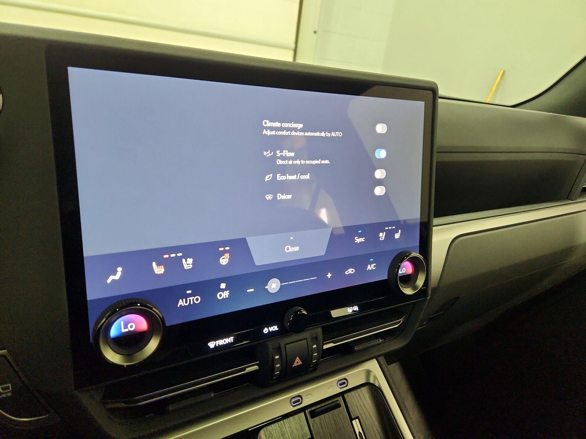 Thumbnail: 2024 Lexus GX - 17