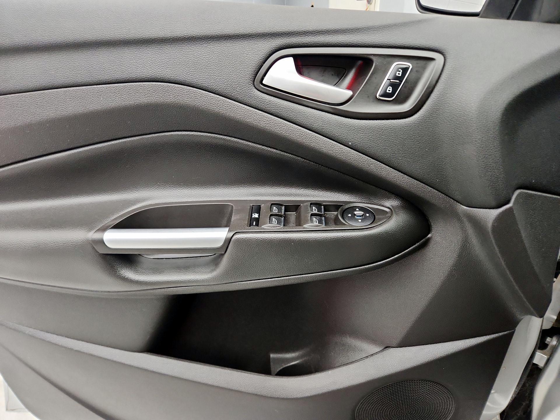 Thumbnail: 2016 Ford C-Max - 12