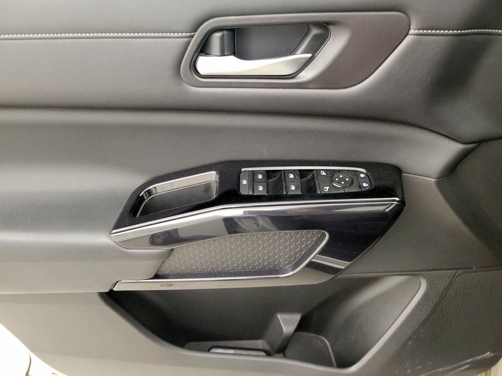 Thumbnail: 2022 Nissan Pathfinder - 12