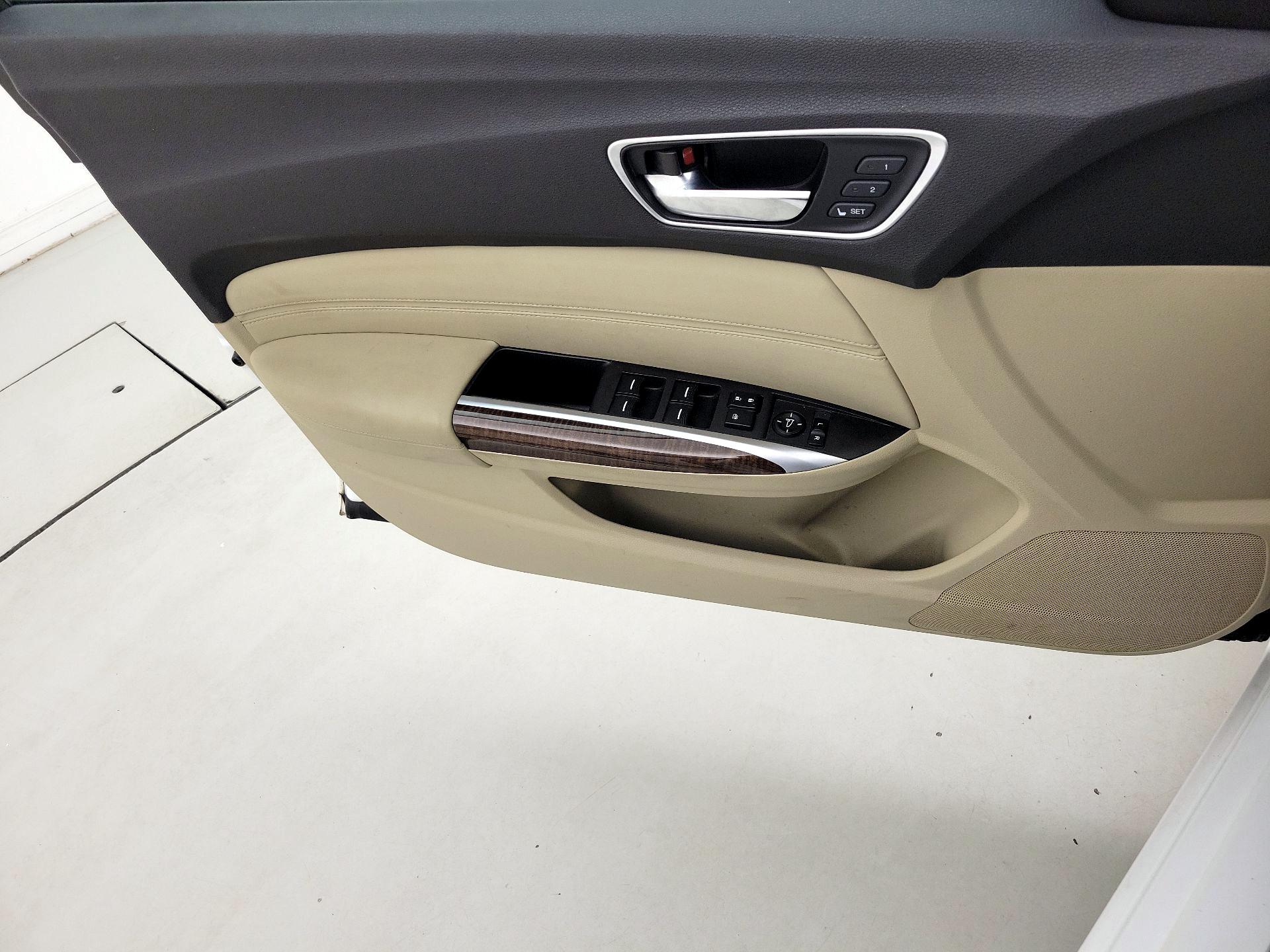 Thumbnail: 2018 Acura TLX - 12