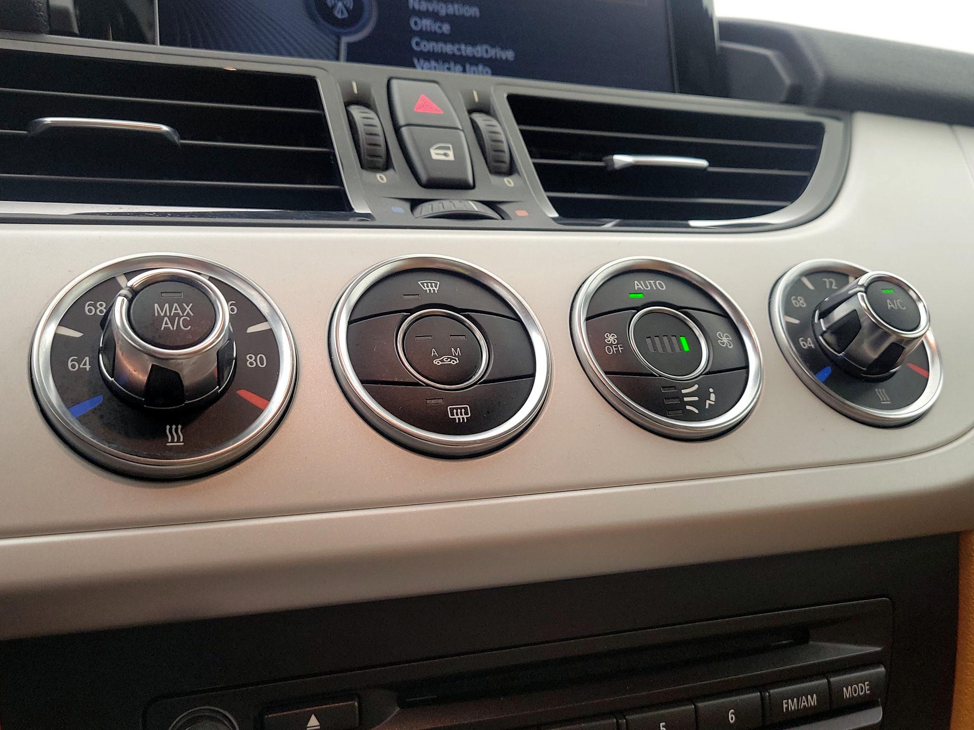 Thumbnail: 2015 BMW Z4 - 16