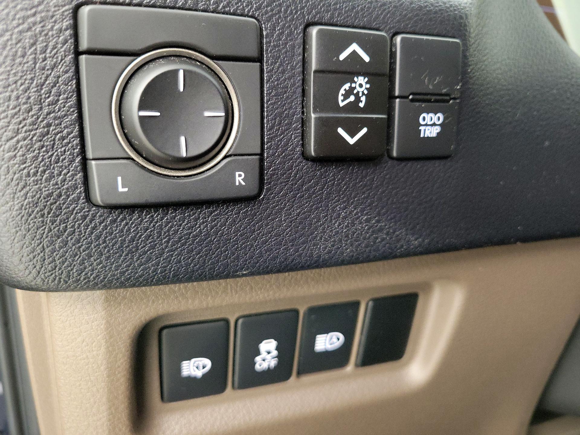 Thumbnail: 2020 Lexus GX - 13