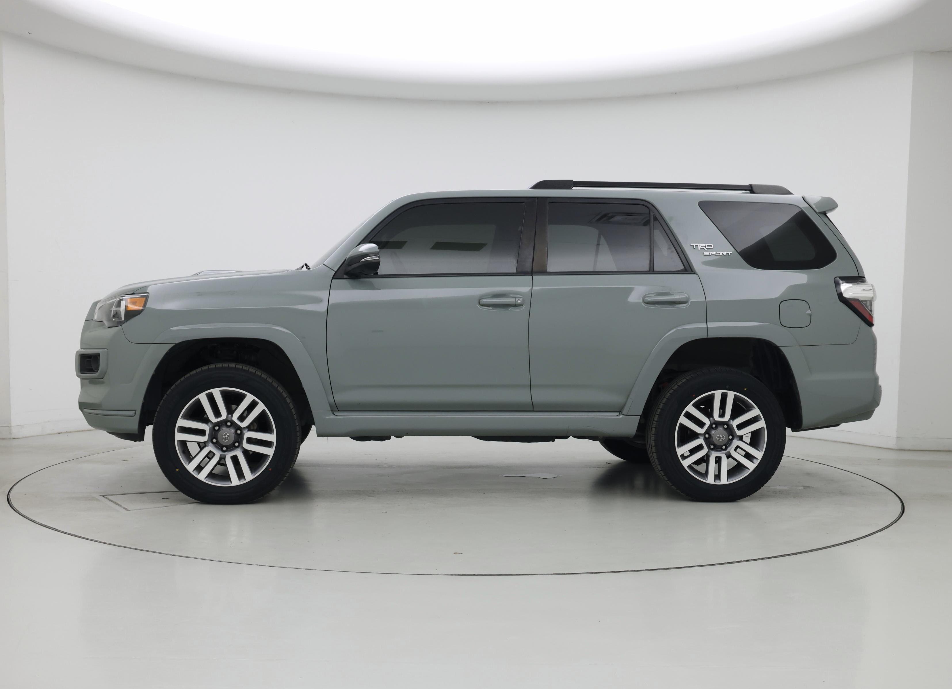 Thumbnail: 2022 Toyota 4Runner - 3