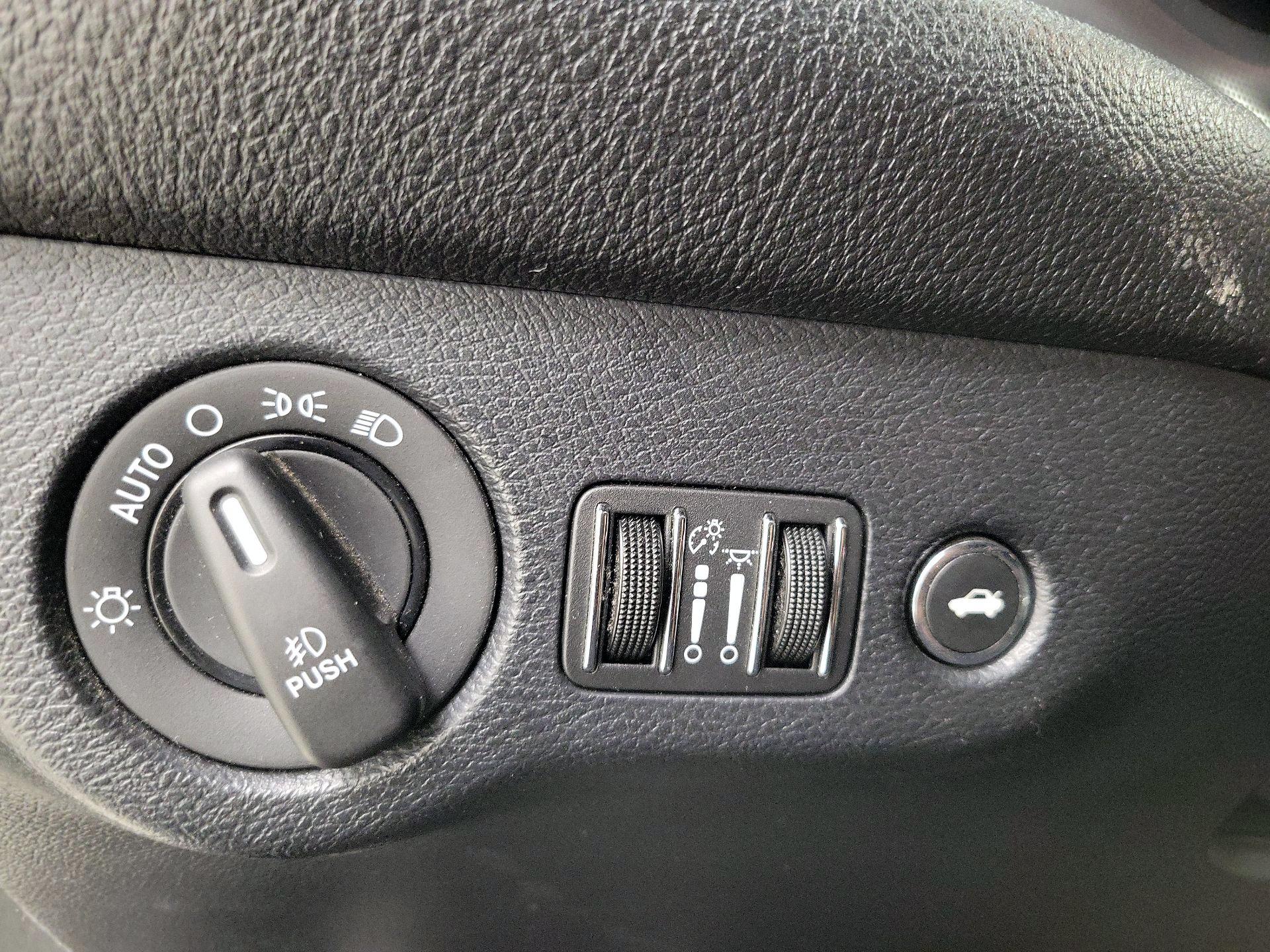 Thumbnail: 2018 Dodge Challenger - 13