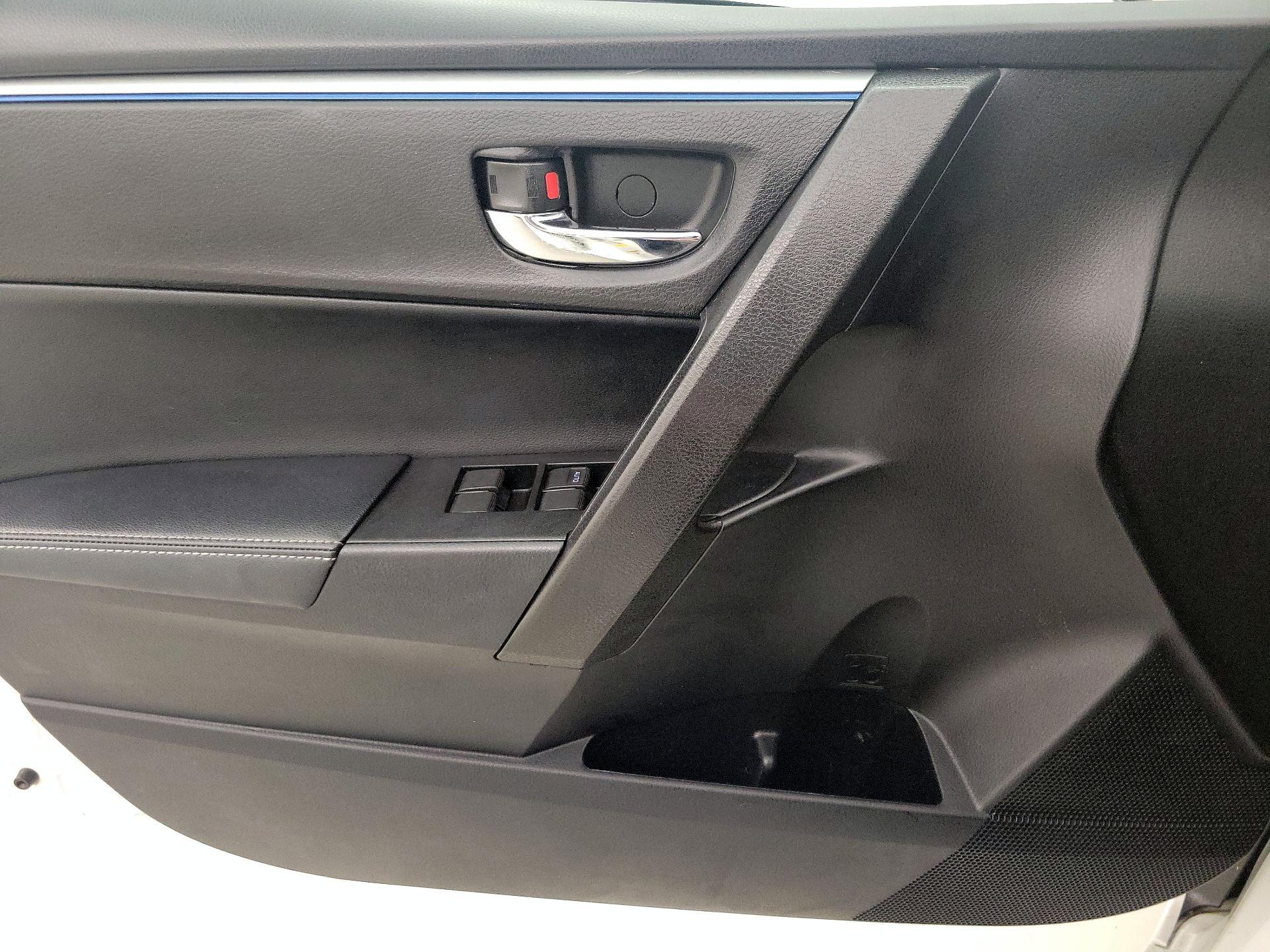 Thumbnail: 2016 Toyota Corolla - 12