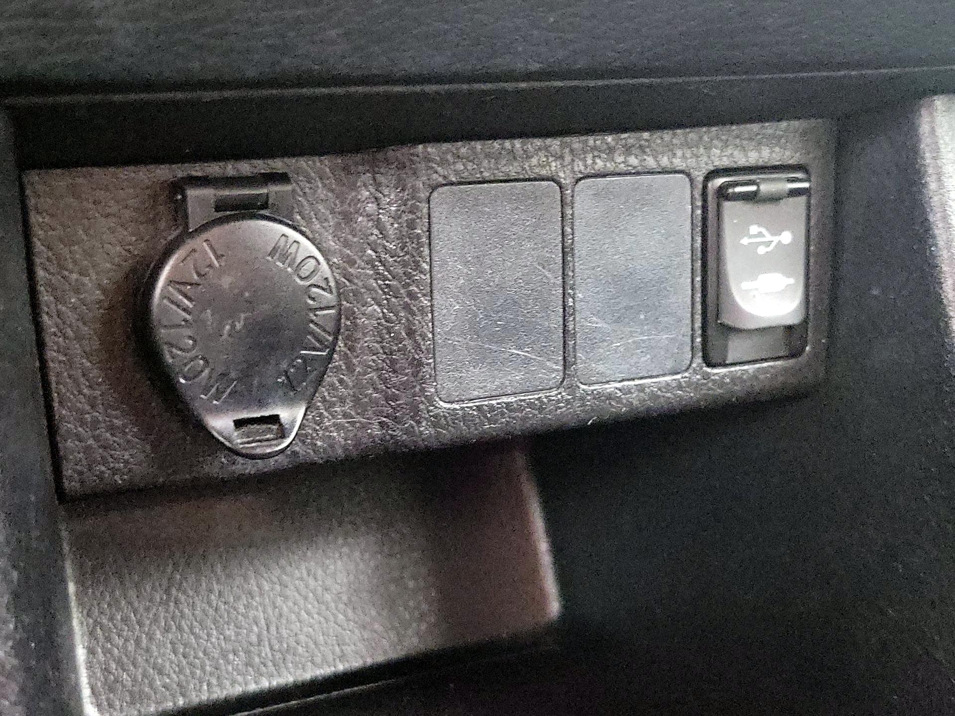 Thumbnail: 2016 Toyota Corolla - 18