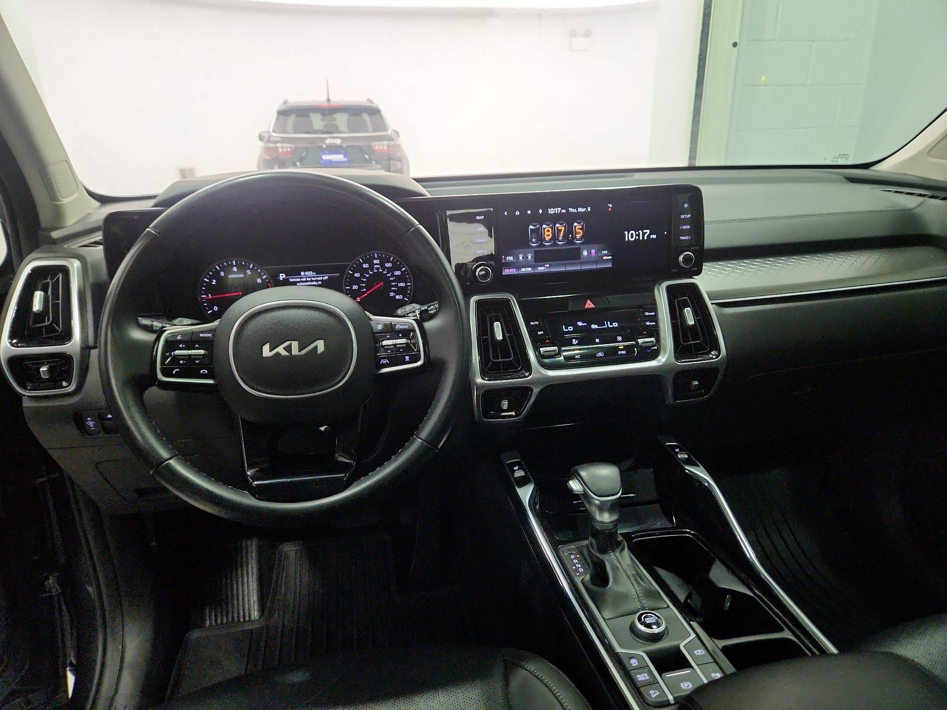 Thumbnail: 2022 Kia Sorento - 9