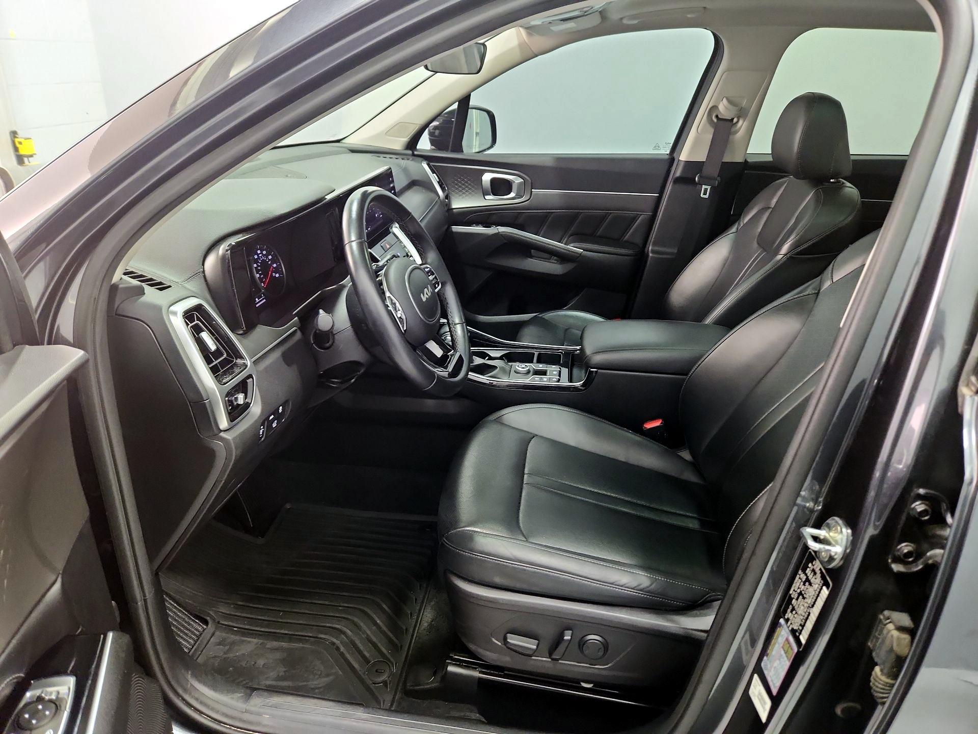 Thumbnail: 2022 Kia Sorento - 11