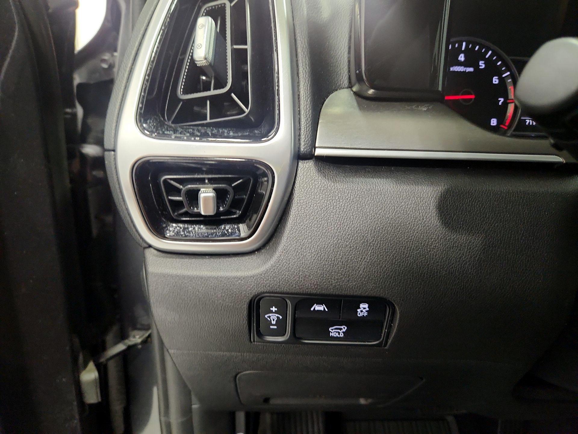 Thumbnail: 2022 Kia Sorento - 13