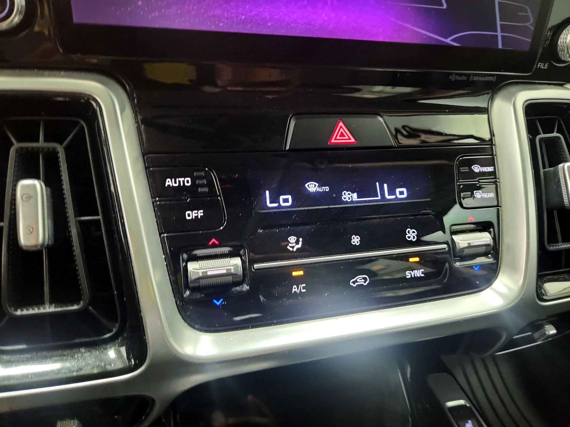 Thumbnail: 2022 Kia Sorento - 16