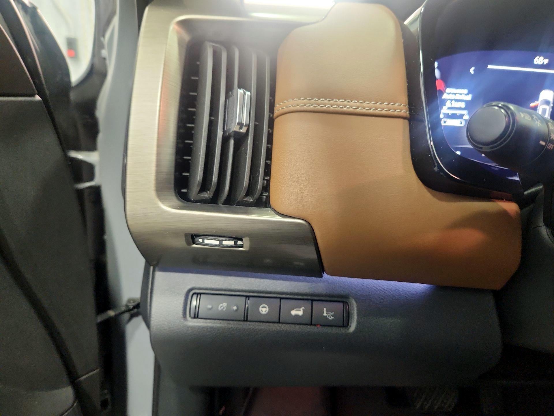 Thumbnail: 2023 Nissan Pathfinder - 13