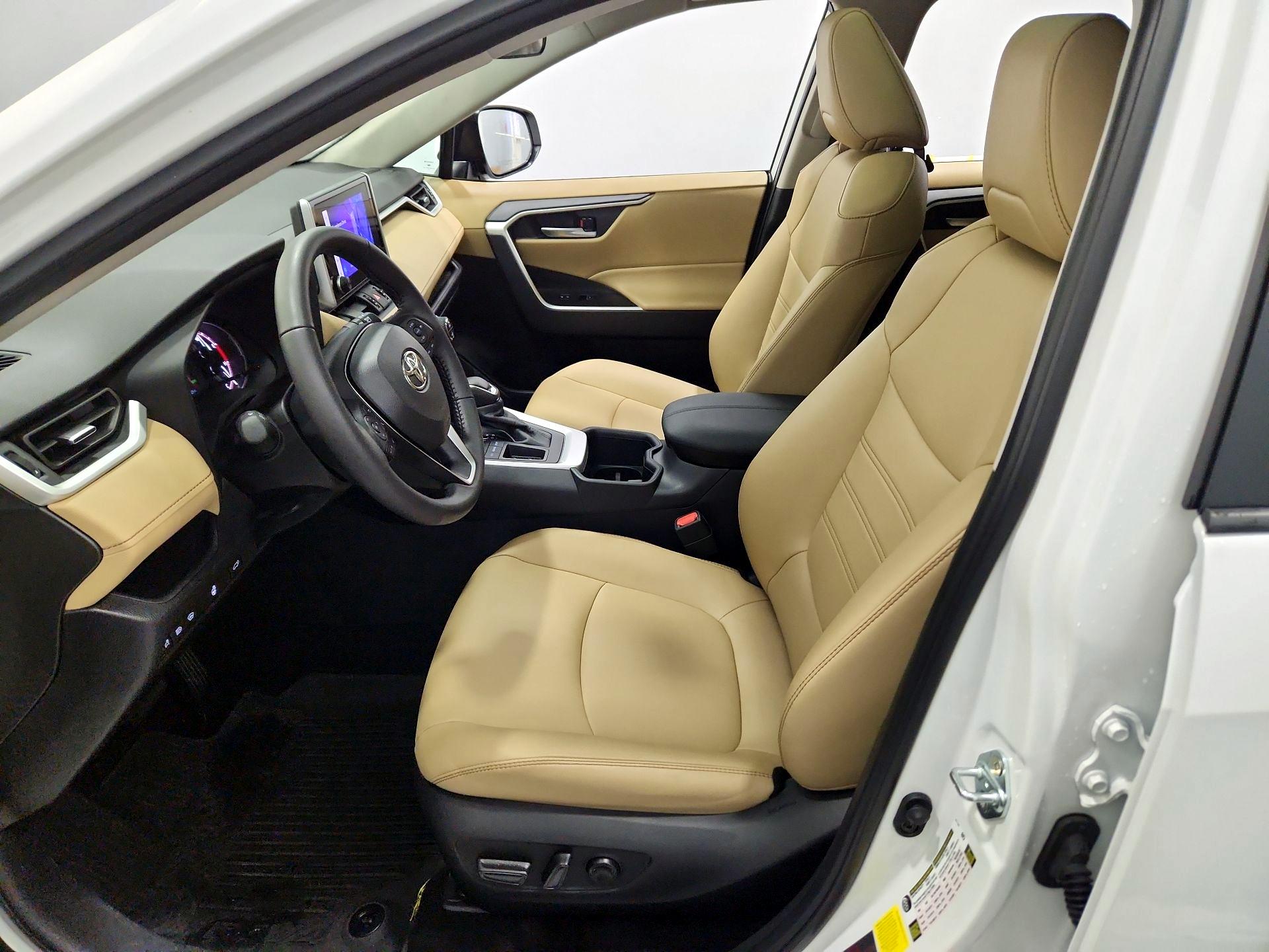 Thumbnail: 2025 Toyota RAV4 - 11