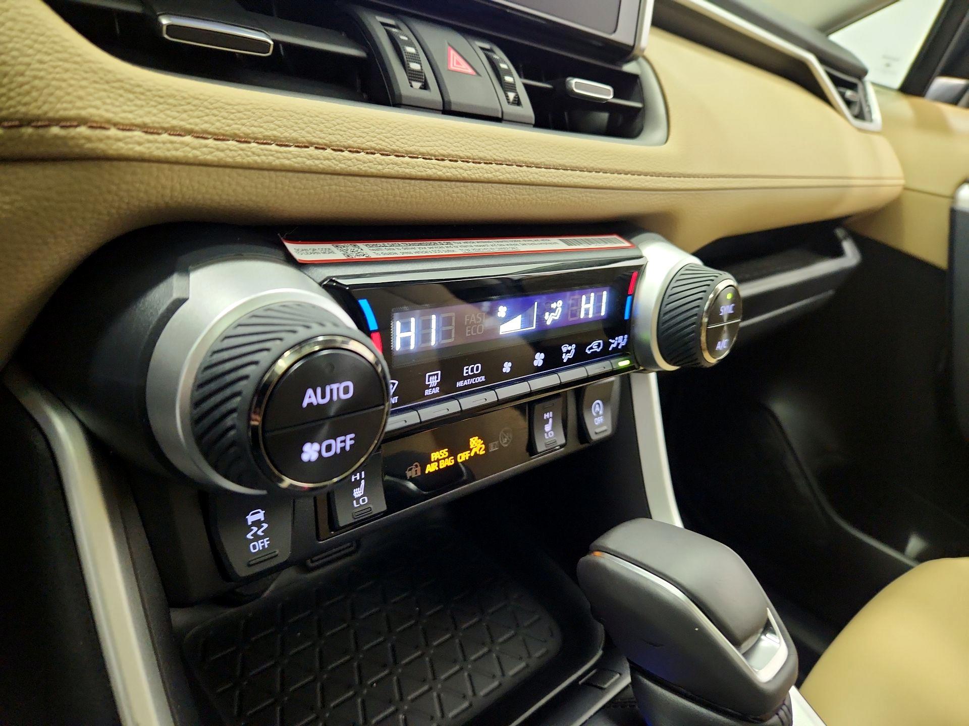 Thumbnail: 2025 Toyota RAV4 - 17