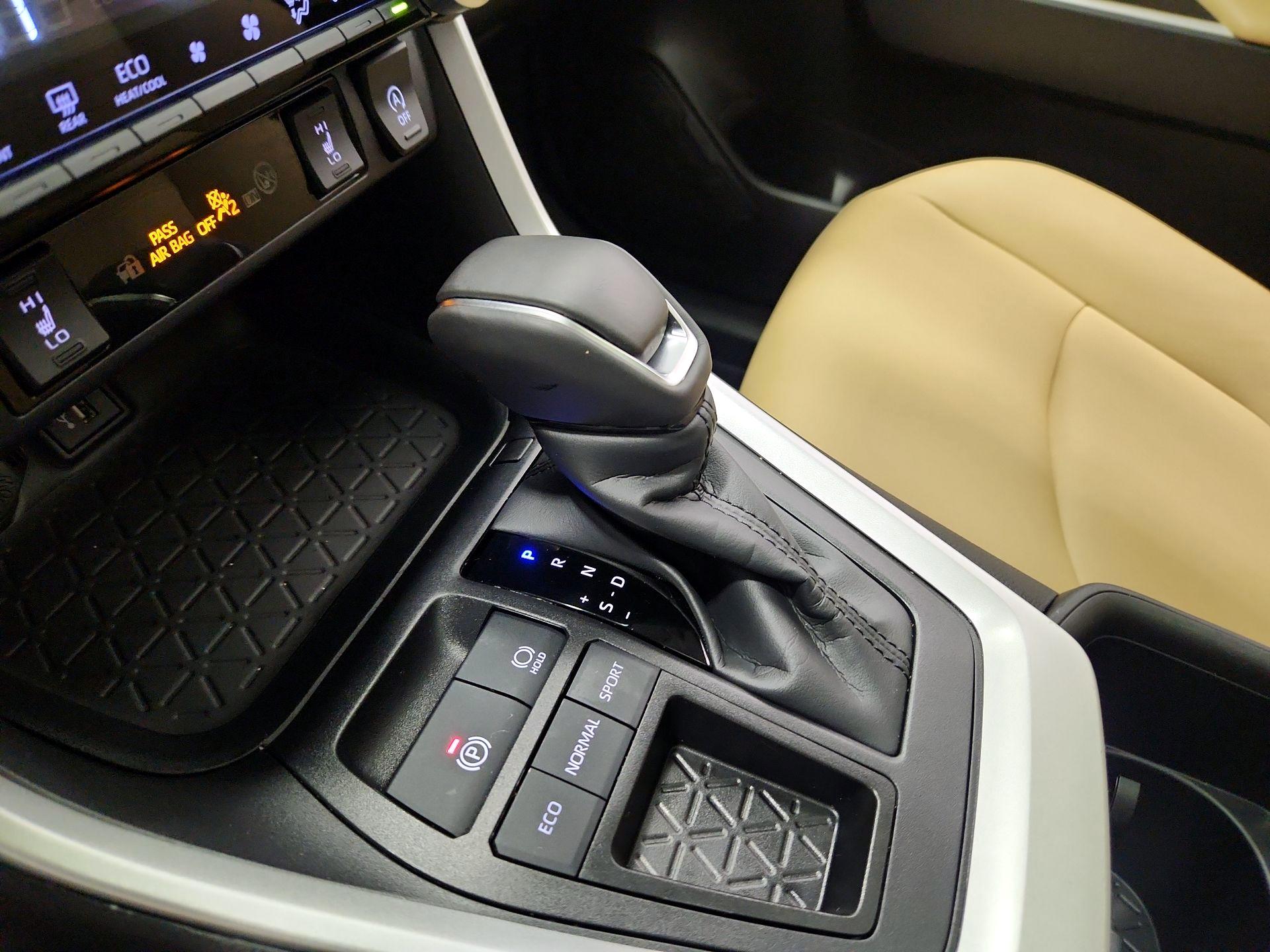 Thumbnail: 2025 Toyota RAV4 - 18