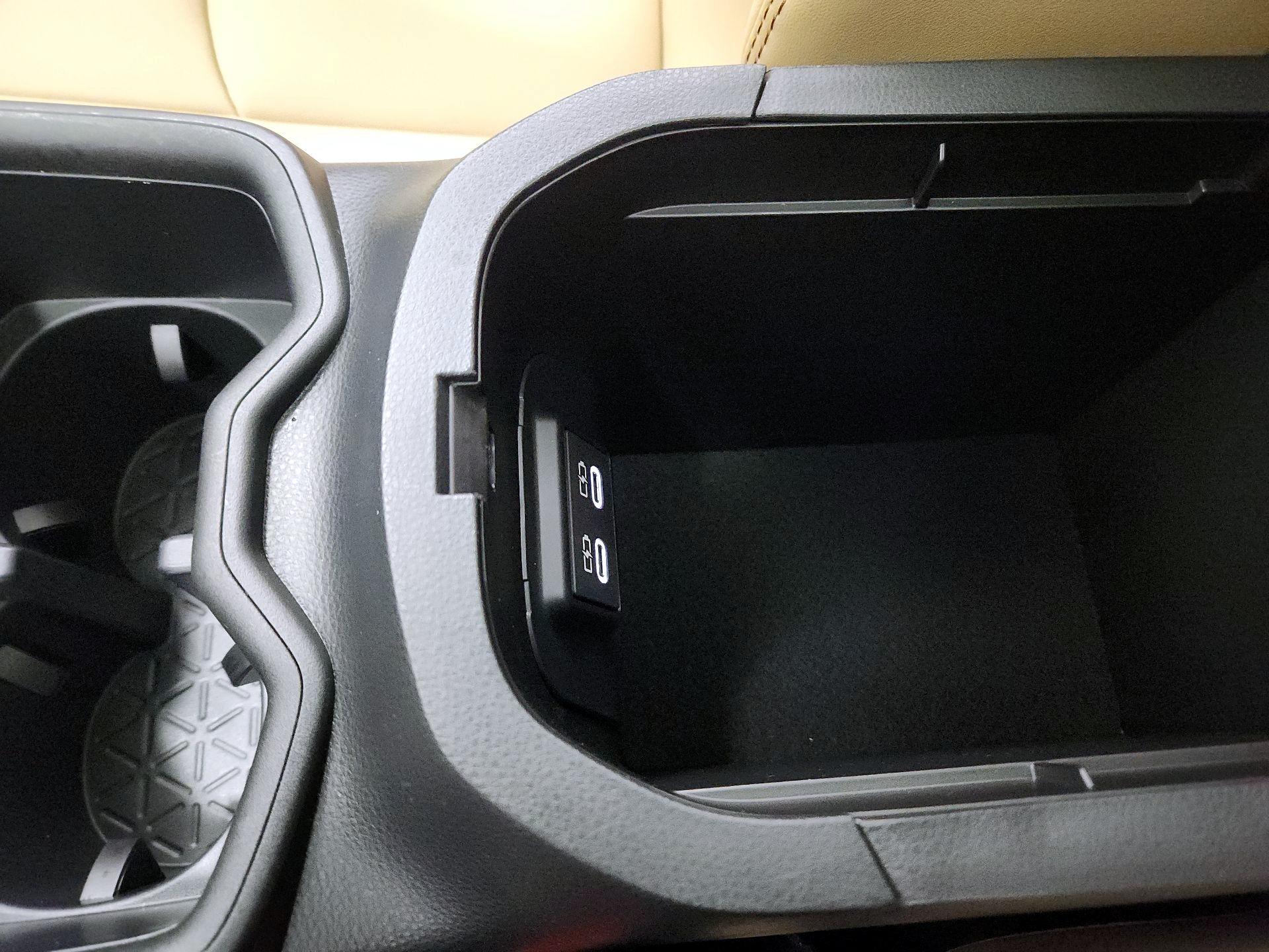 Thumbnail: 2025 Toyota RAV4 - 19