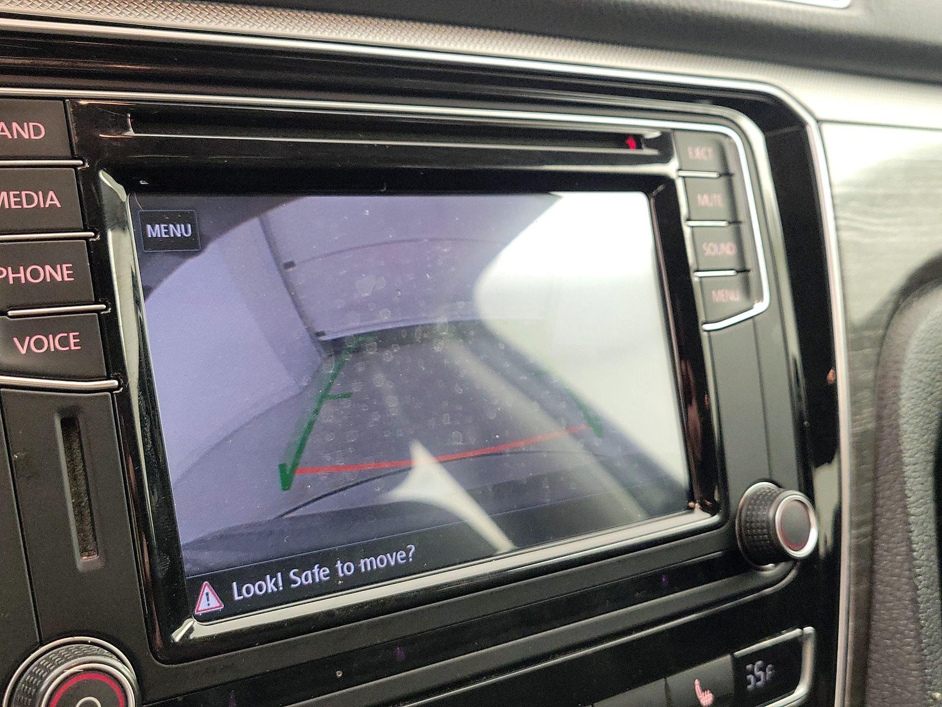 Thumbnail: 2017 Volkswagen Passat - 14